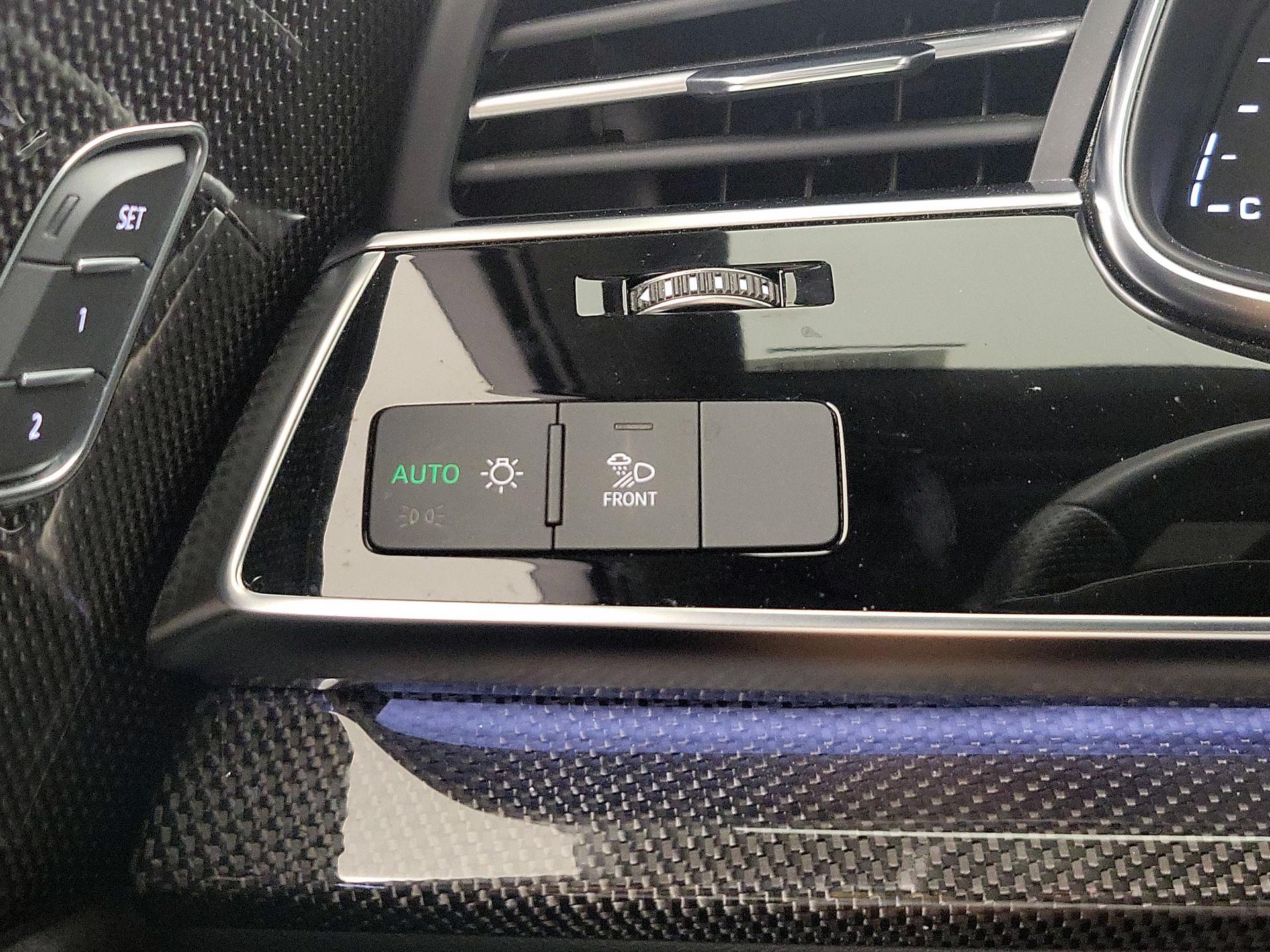 Thumbnail: 2021 Audi SQ7 - 13