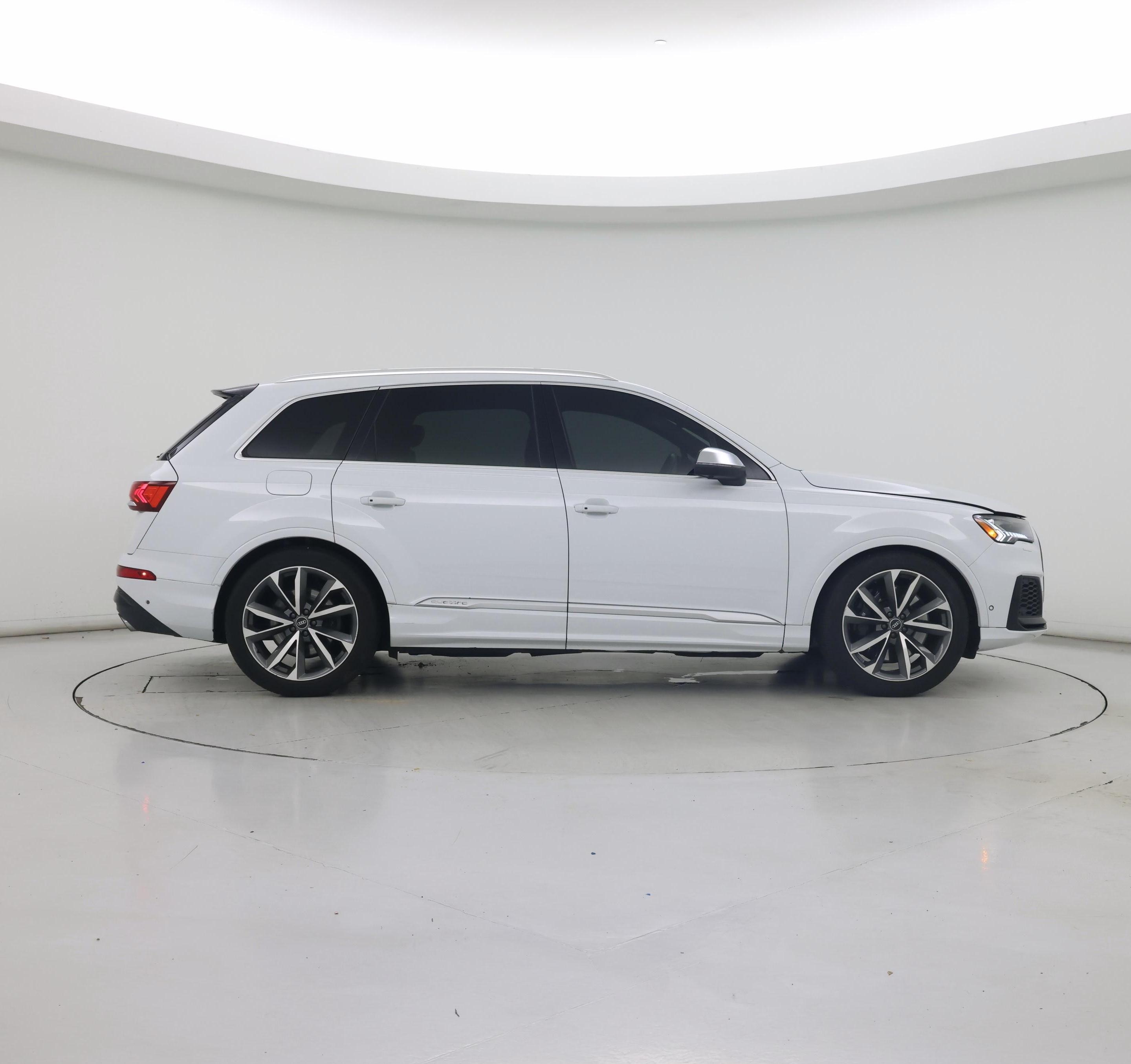 Thumbnail: 2021 Audi SQ7 - 7
