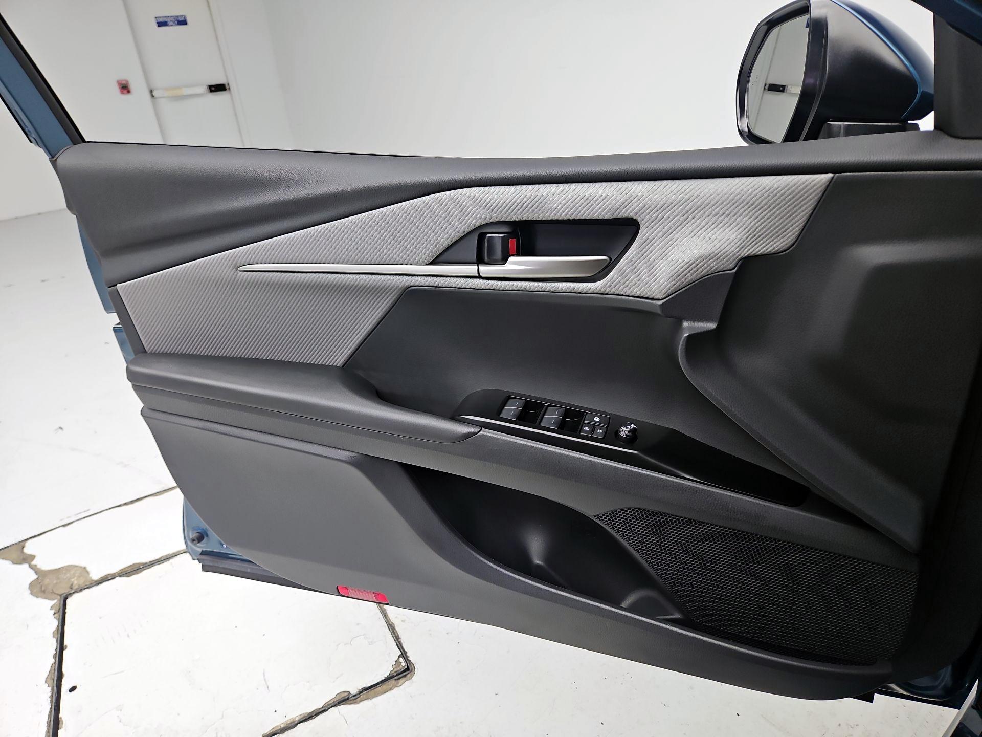 Thumbnail: 2026 Toyota Camry - 12