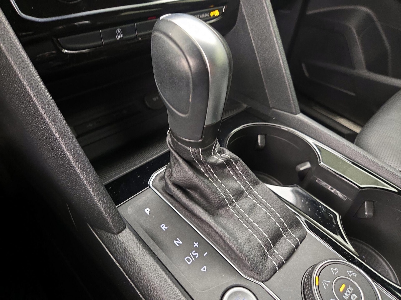 2023 Volkswagen Atlas Cross Sport SEL Premium R-Line - Photo 18