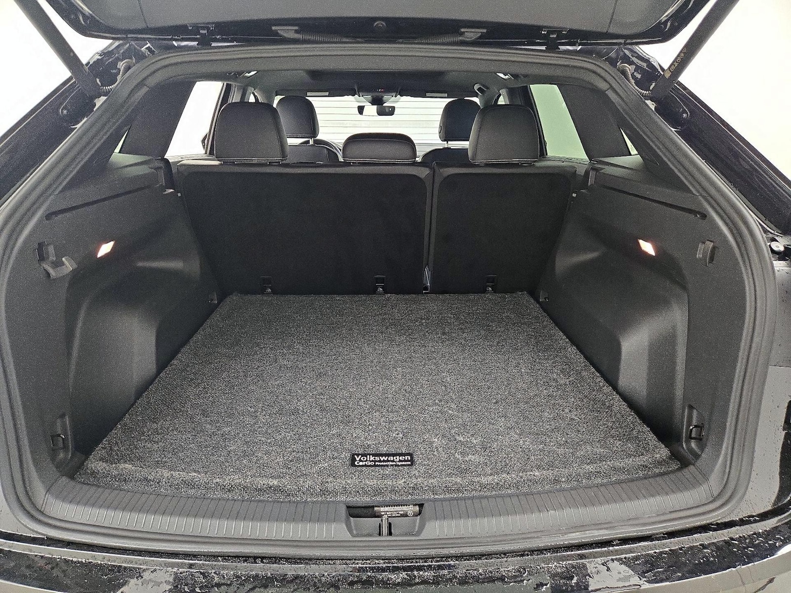 2023 Volkswagen Atlas Cross Sport SEL Premium R-Line - Photo 20
