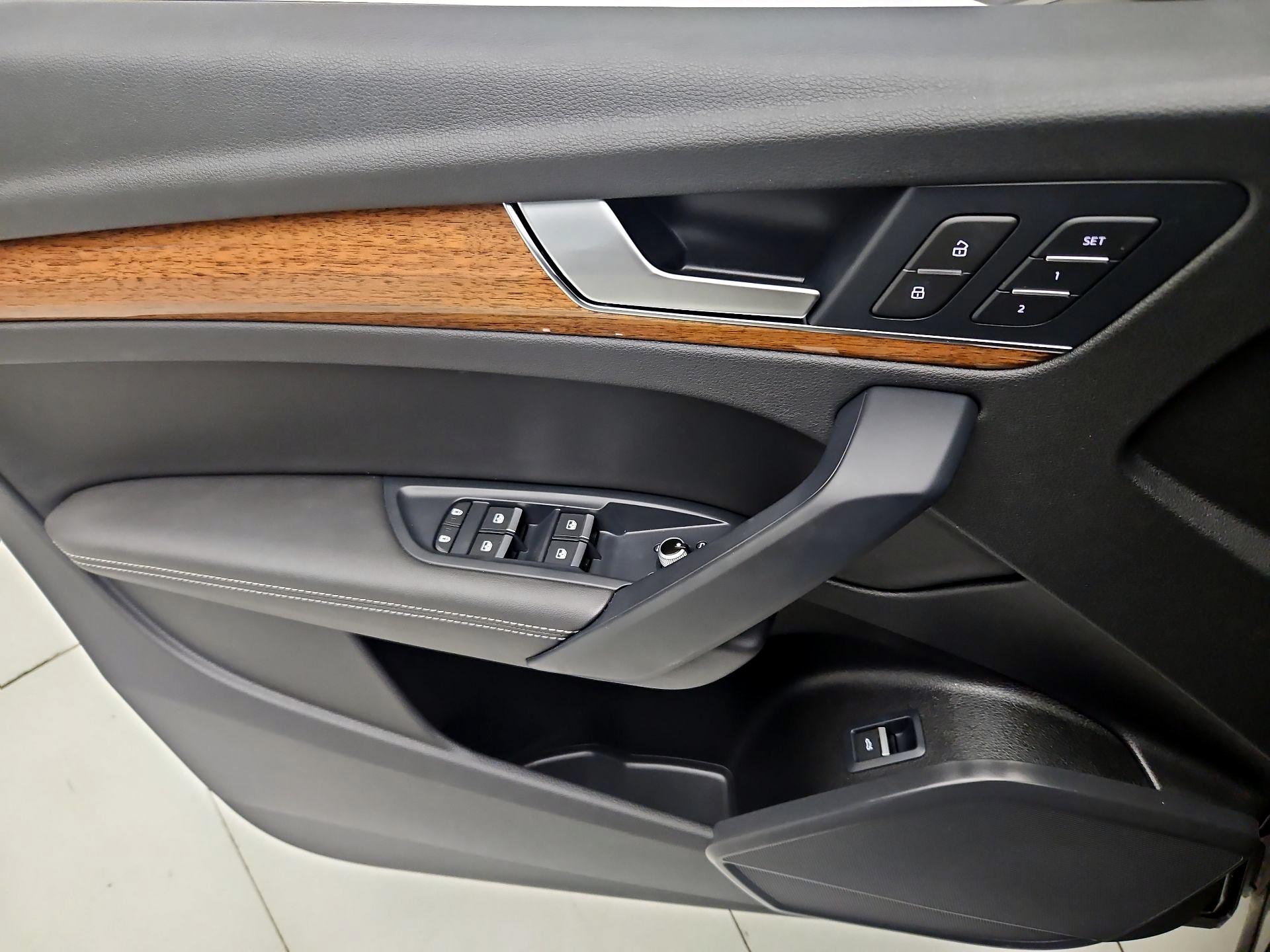 Thumbnail: 2022 Audi Q5 - 12