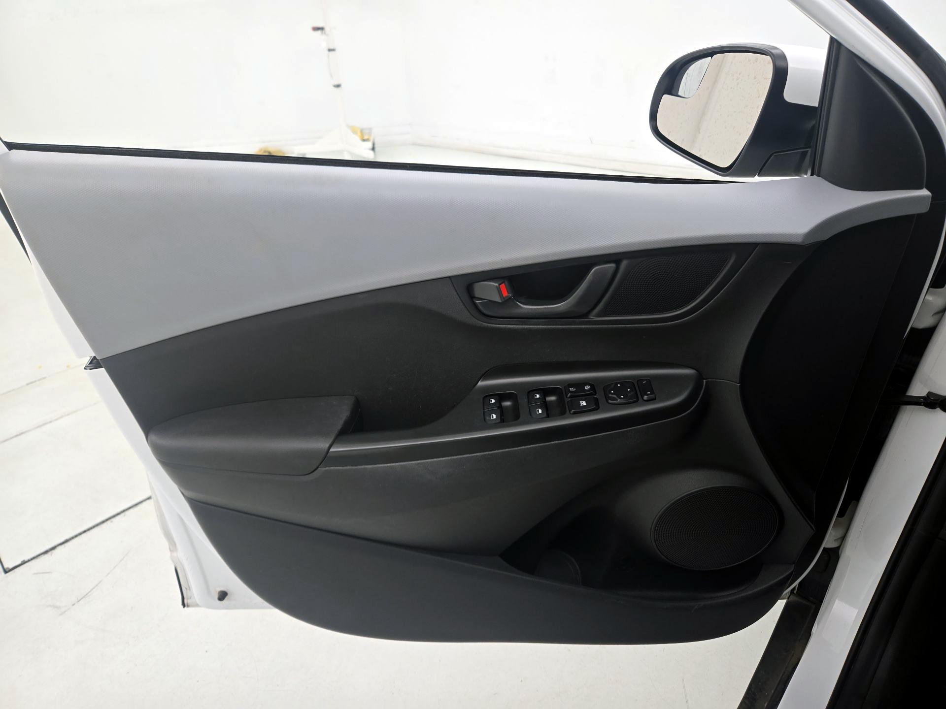 Thumbnail: 2021 Hyundai Kona - 12