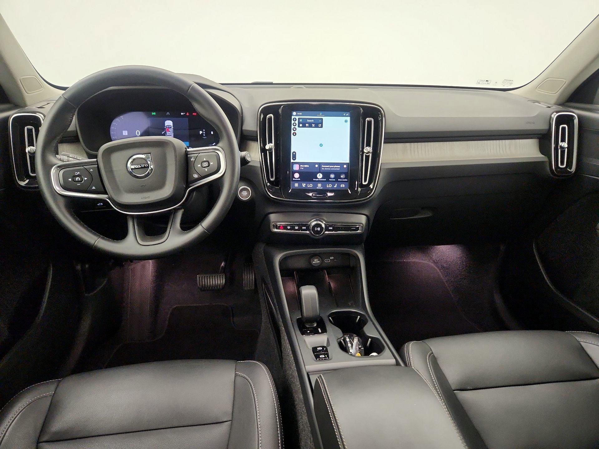 Thumbnail: 2025 Volvo XC40 - 9