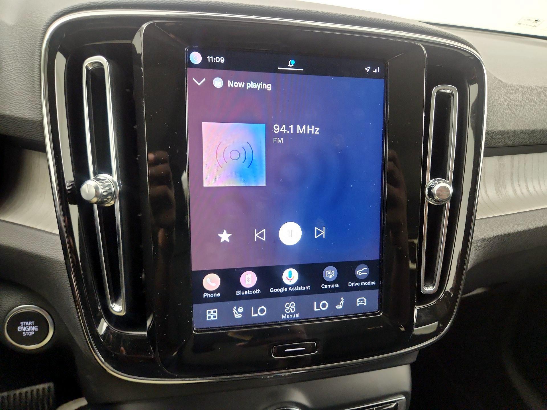 Thumbnail: 2025 Volvo XC40 - 15