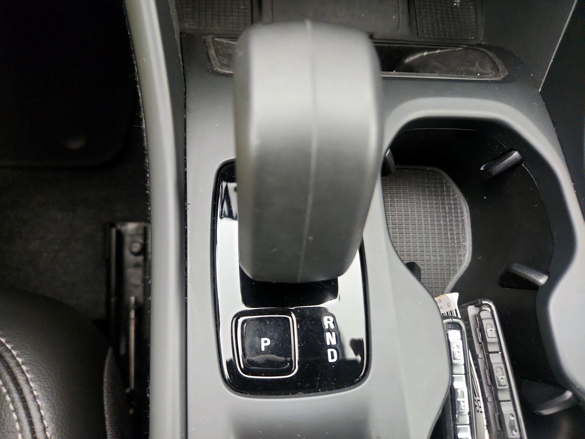 Thumbnail: 2025 Volvo XC40 - 17