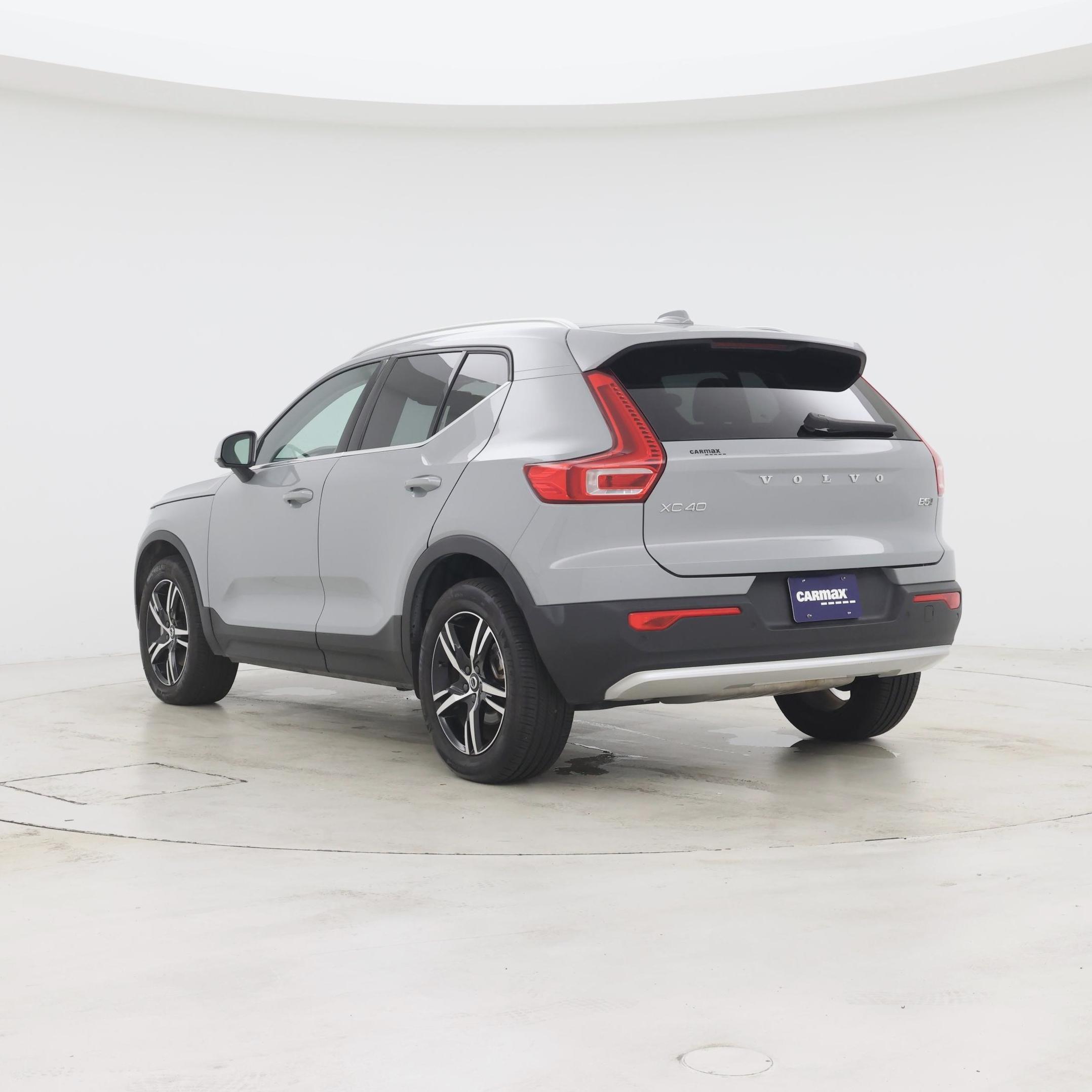 Thumbnail: 2025 Volvo XC40 - 2
