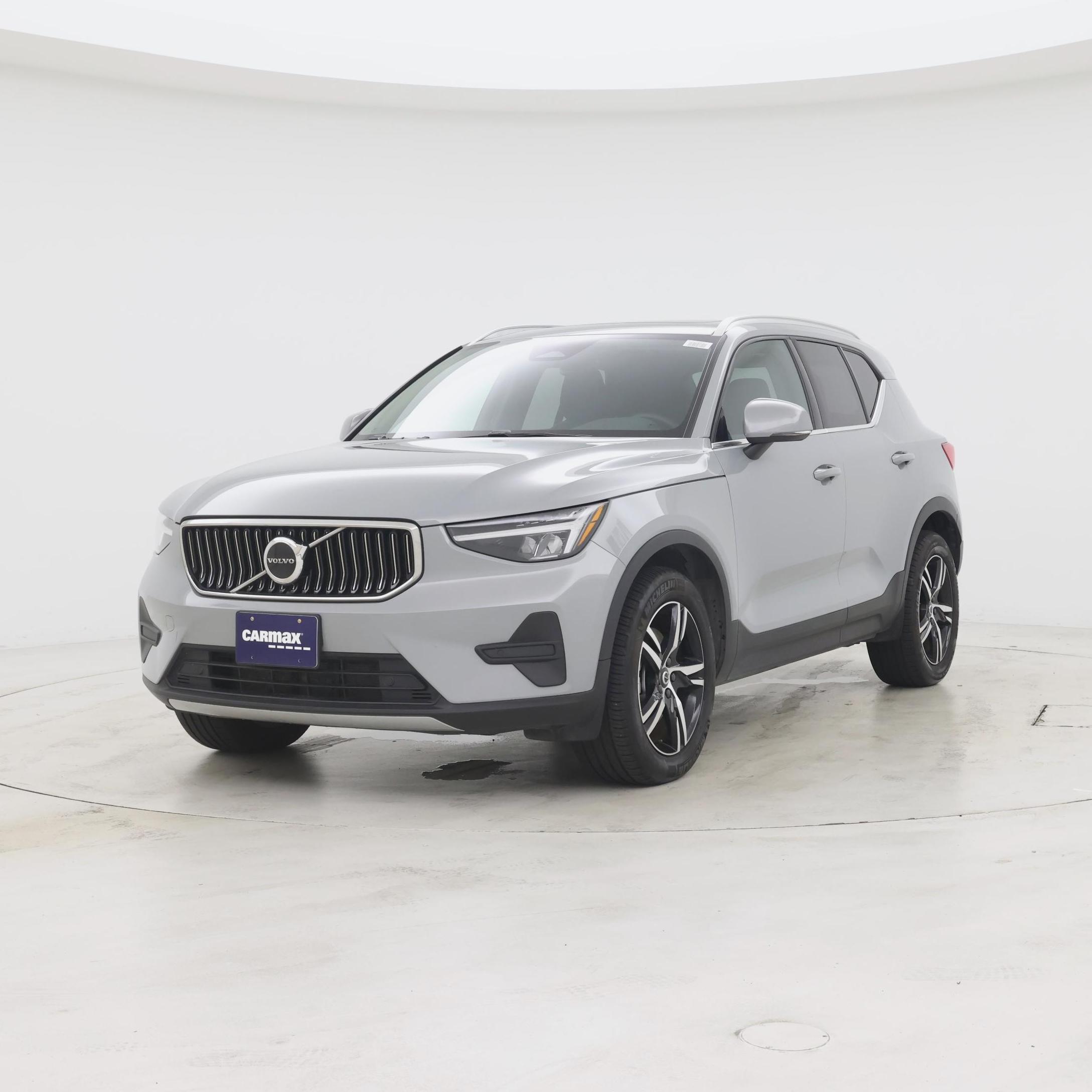Thumbnail: 2025 Volvo XC40 - 4