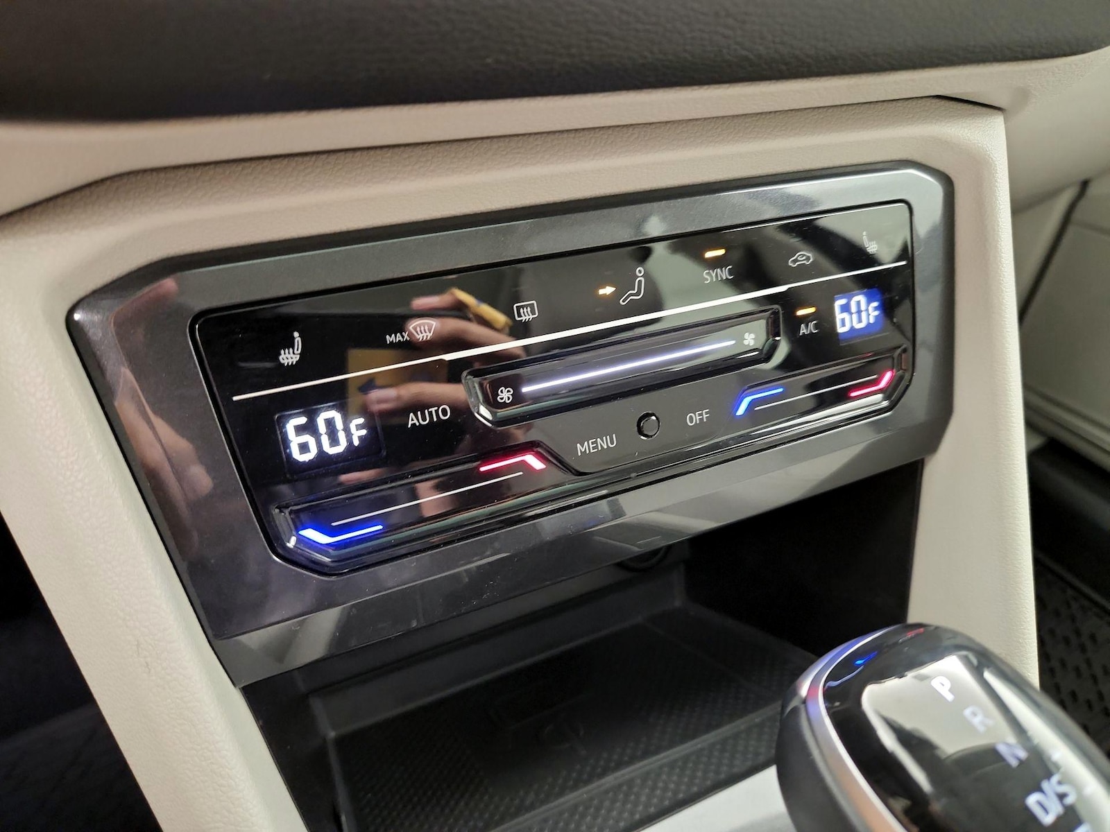 2023 Volkswagen Tiguan SE - Photo 17