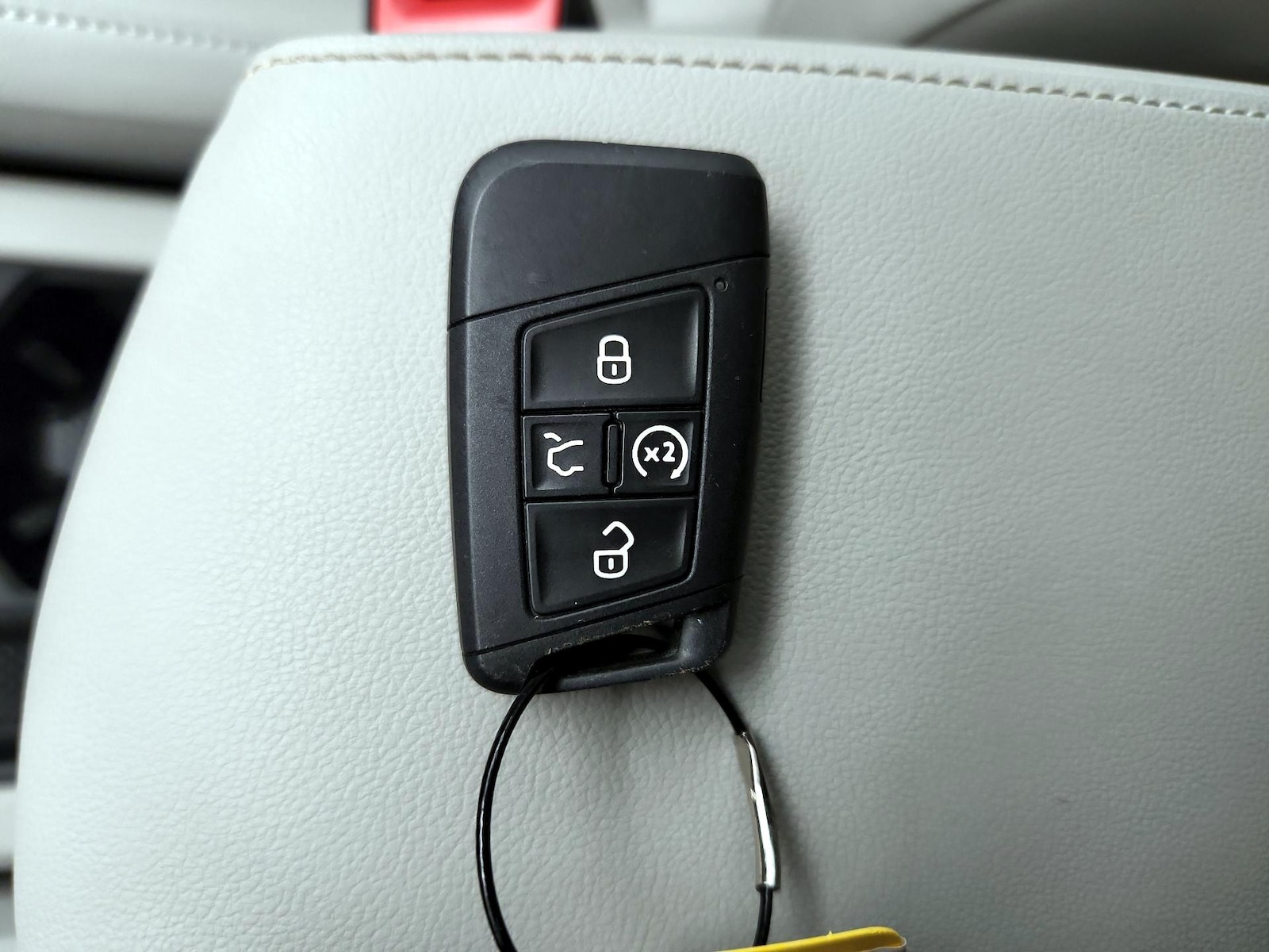 2023 Volkswagen Tiguan SE - Photo 25