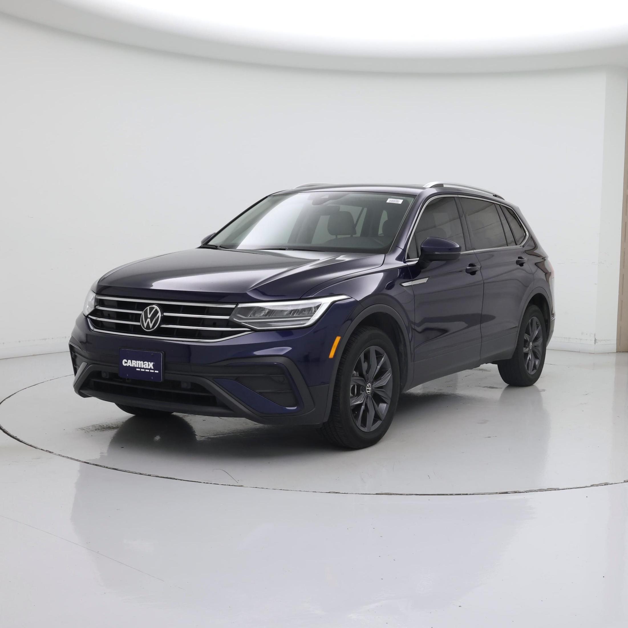 Thumbnail: 2023 Volkswagen Tiguan - 4