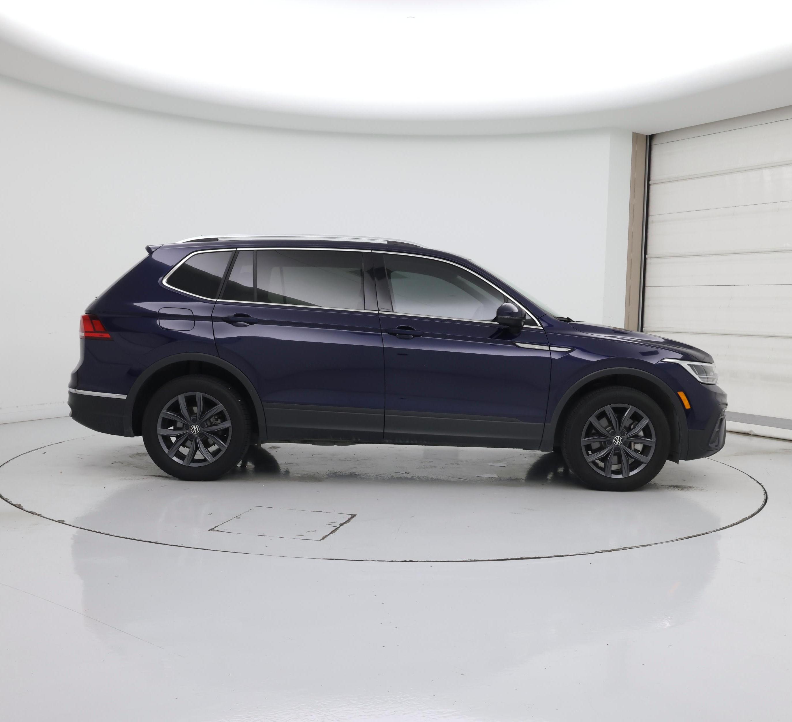 Thumbnail: 2023 Volkswagen Tiguan - 7