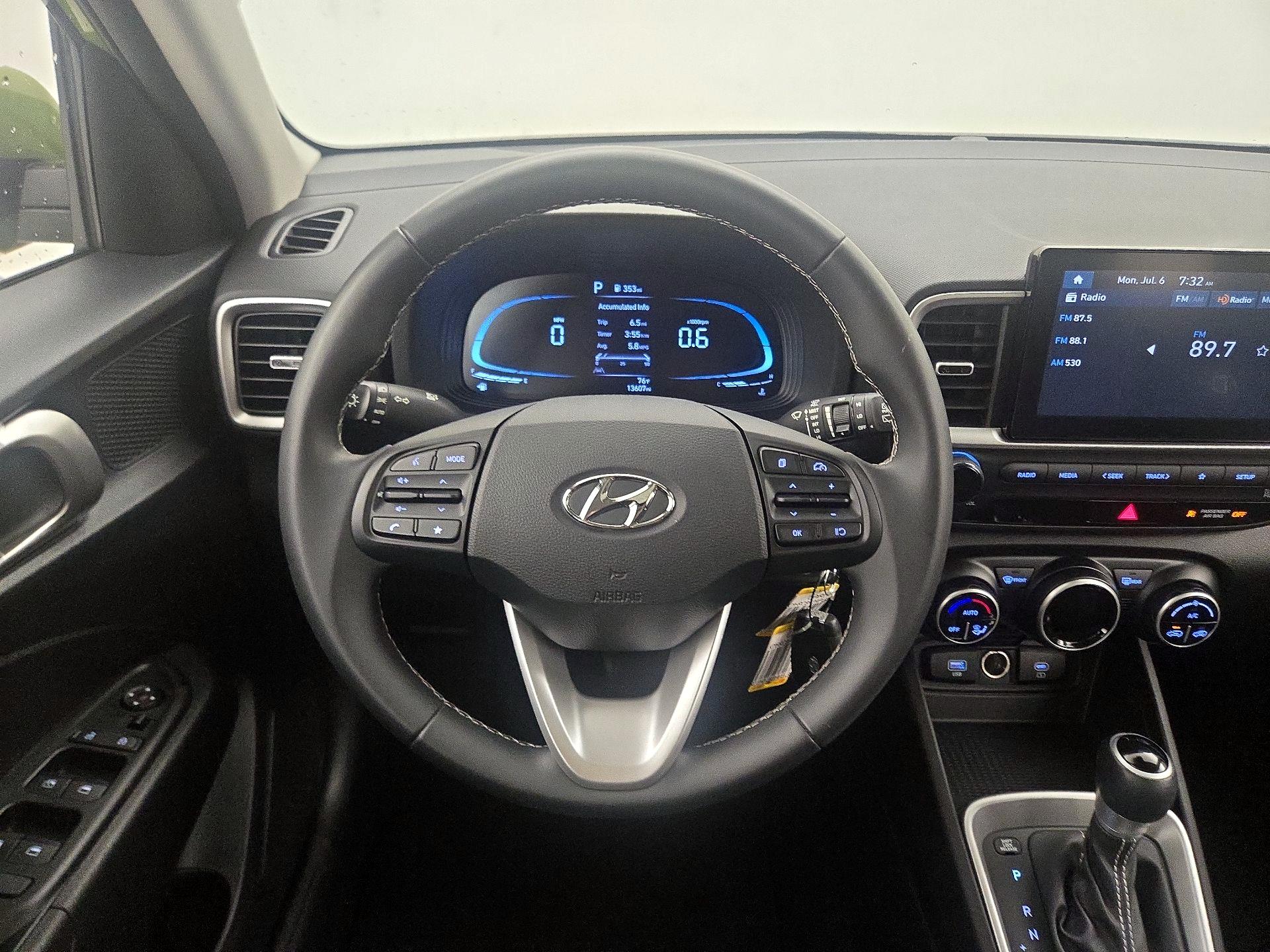 Thumbnail: 2023 Hyundai Venue - 10