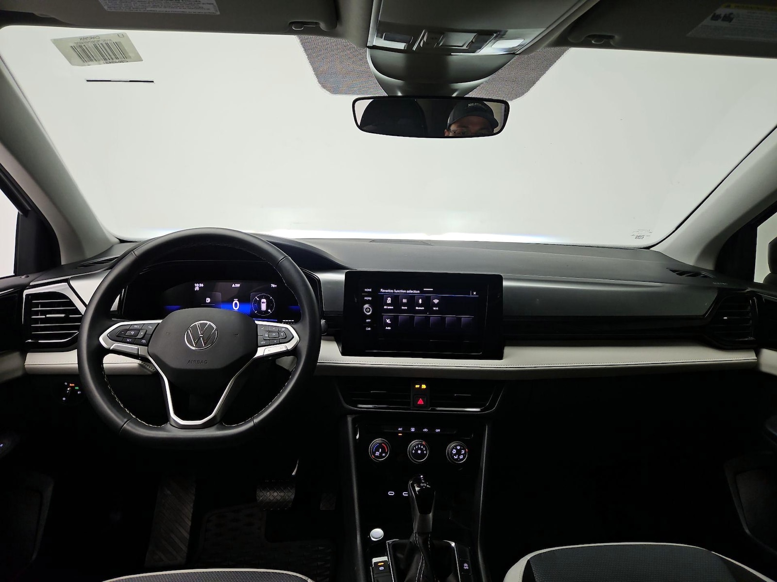 2025 Volkswagen Taos S - Photo 10