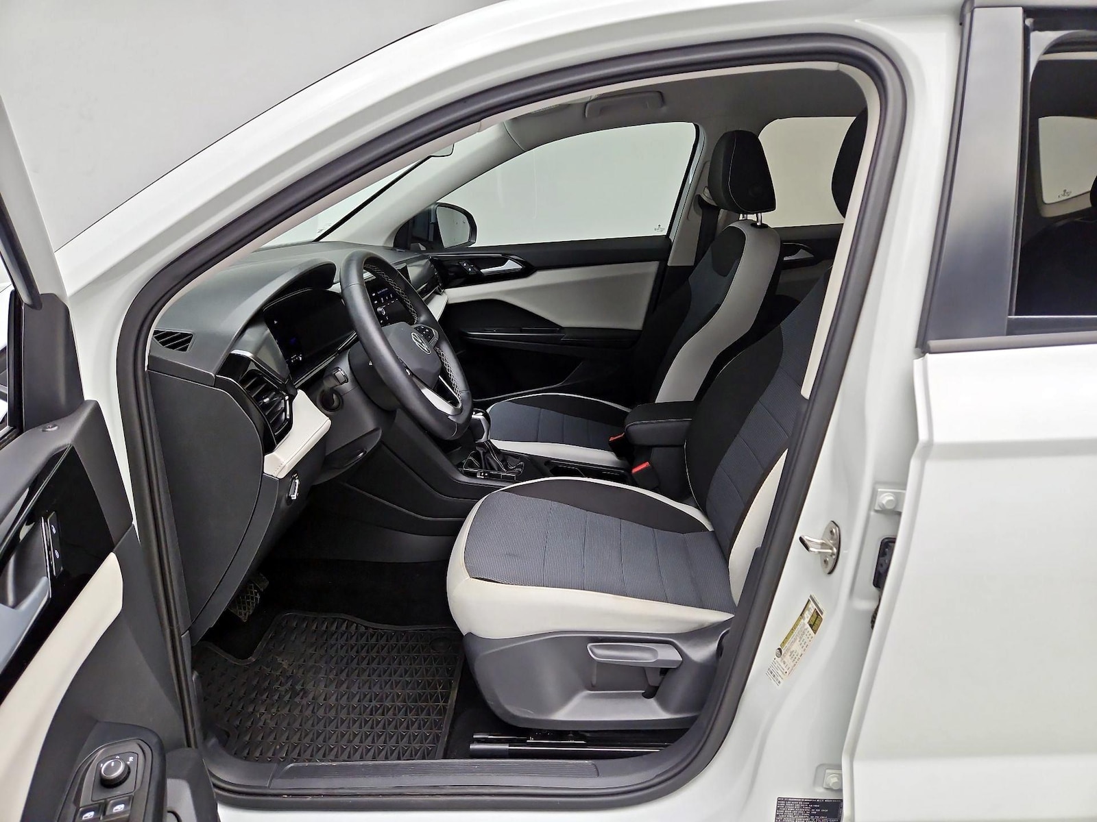 2025 Volkswagen Taos S - Photo 12