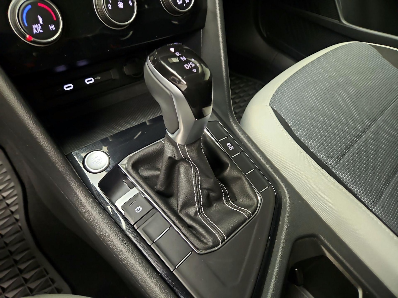 2025 Volkswagen Taos S - Photo 18