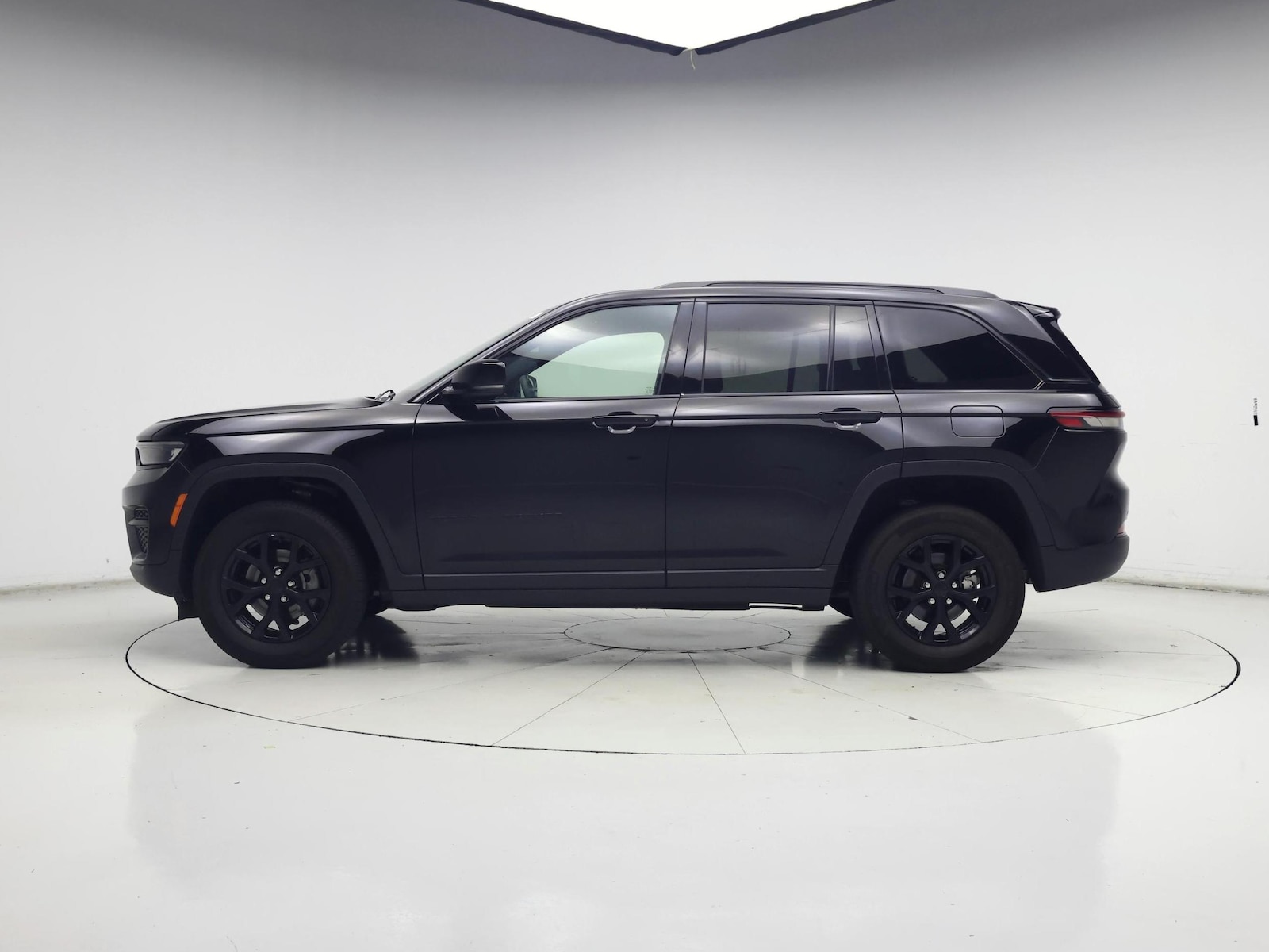 2025 Jeep Grand Cherokee Altitude, photo 4