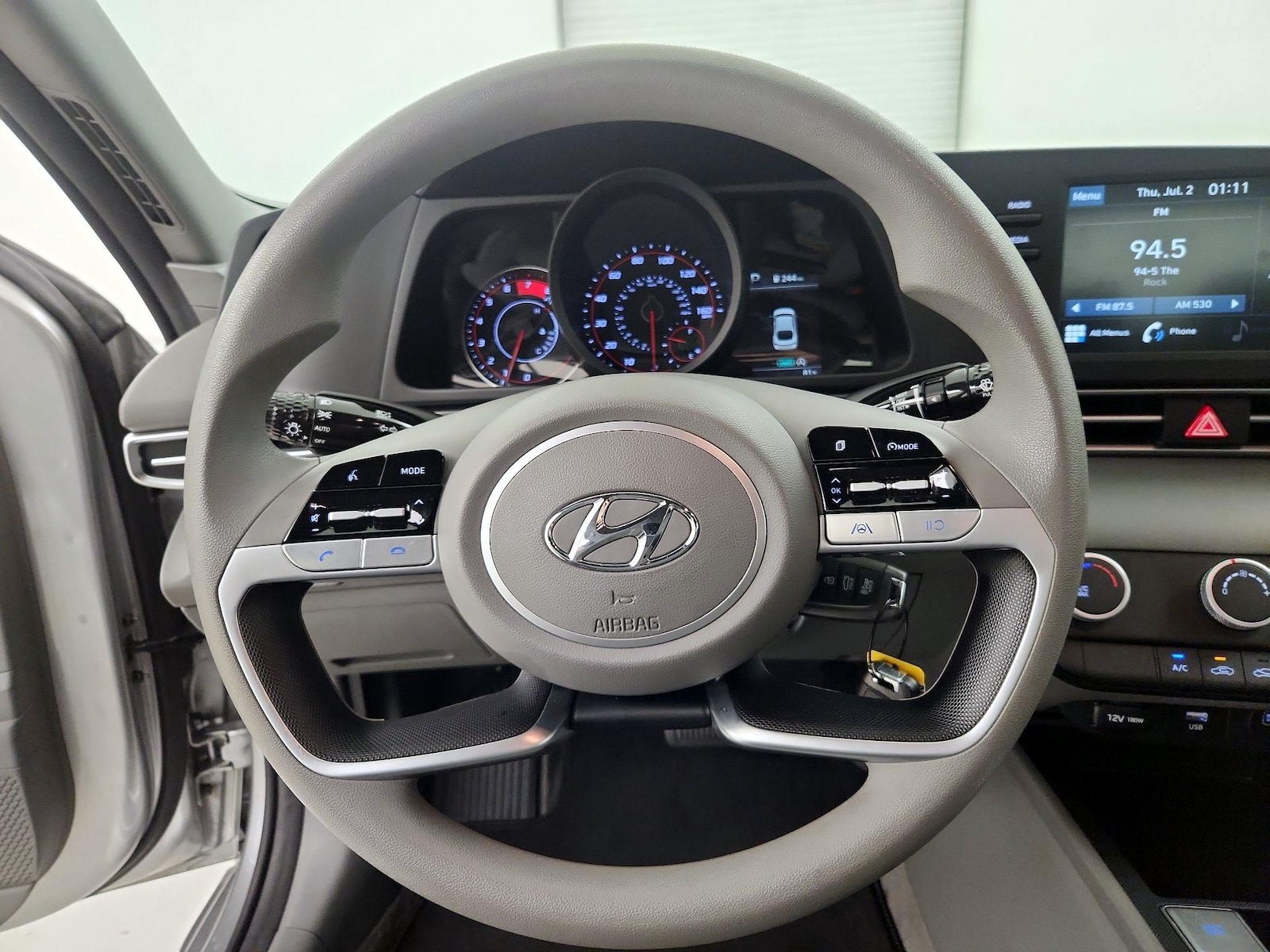 2021 Hyundai Elantra SE - Photo 11