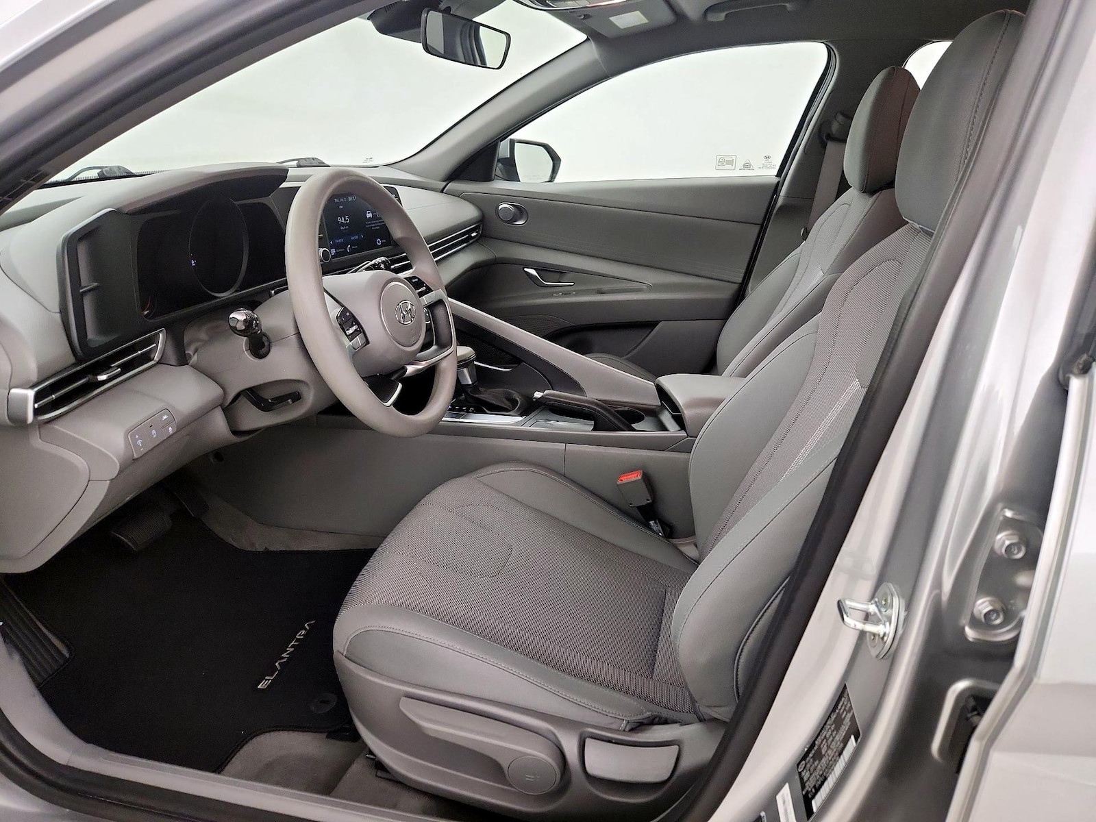 2021 Hyundai Elantra SE - Photo 12