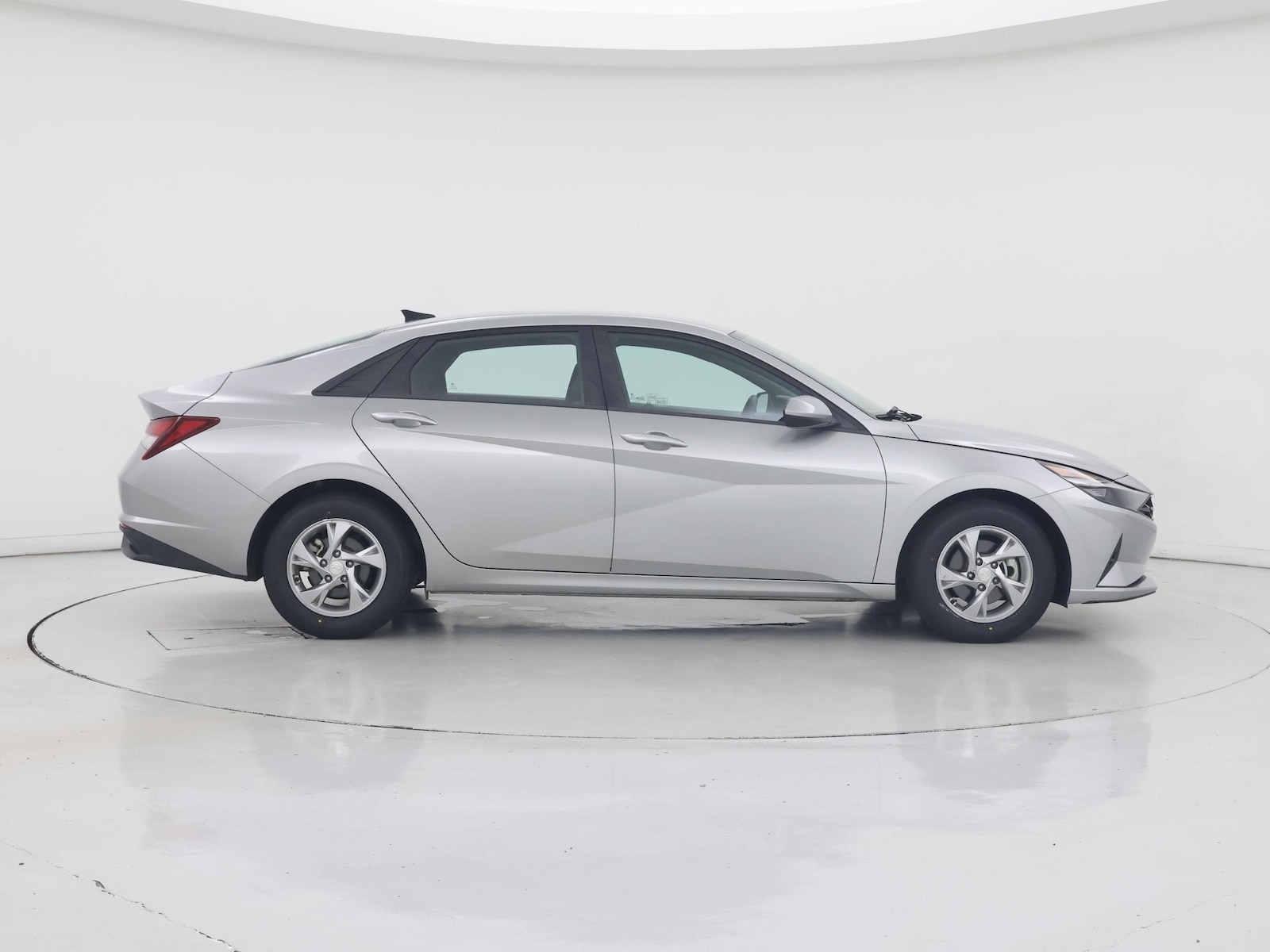 2021 Hyundai Elantra SE - Photo 8