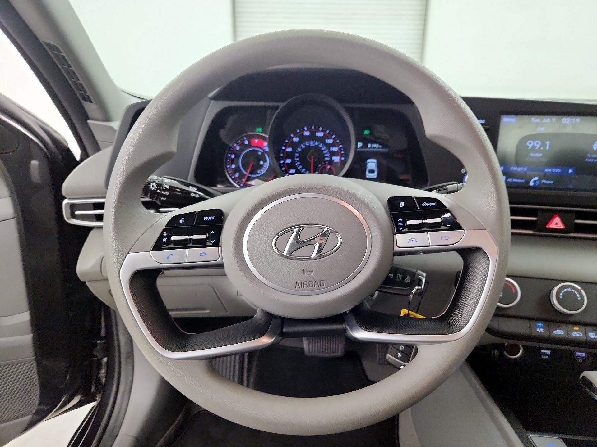 Thumbnail: 2021 Hyundai Elantra - 10