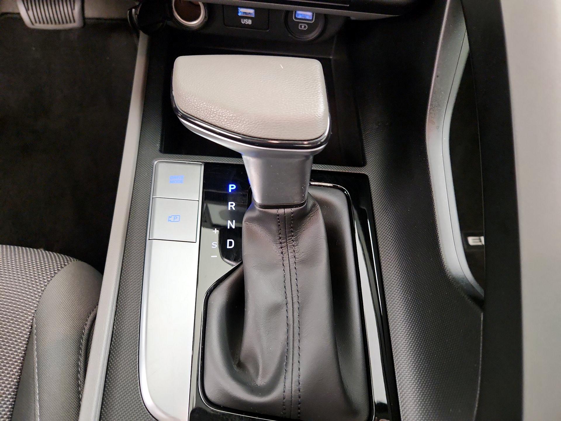 Thumbnail: 2021 Hyundai Elantra - 17