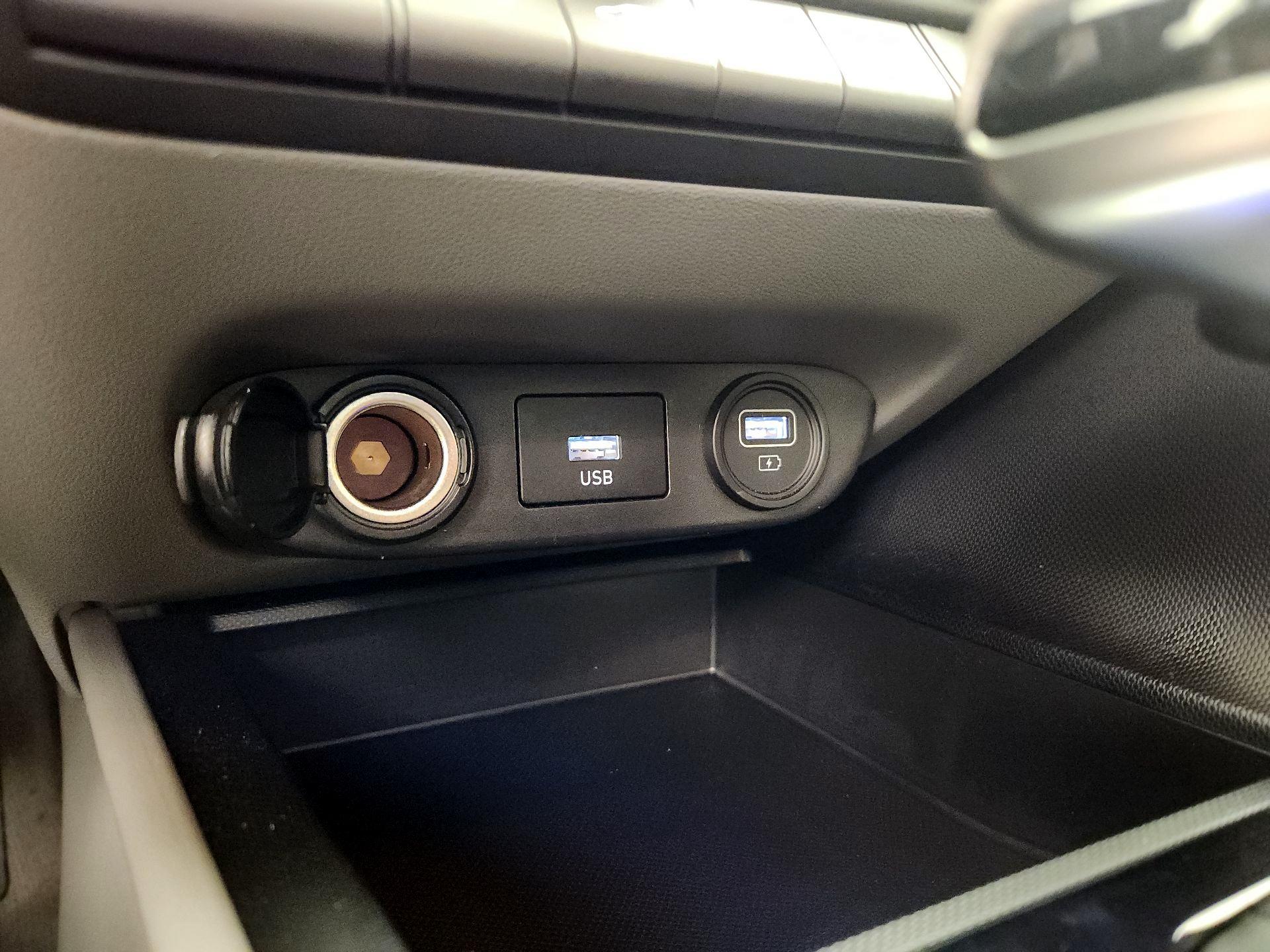 Thumbnail: 2021 Hyundai Elantra - 18