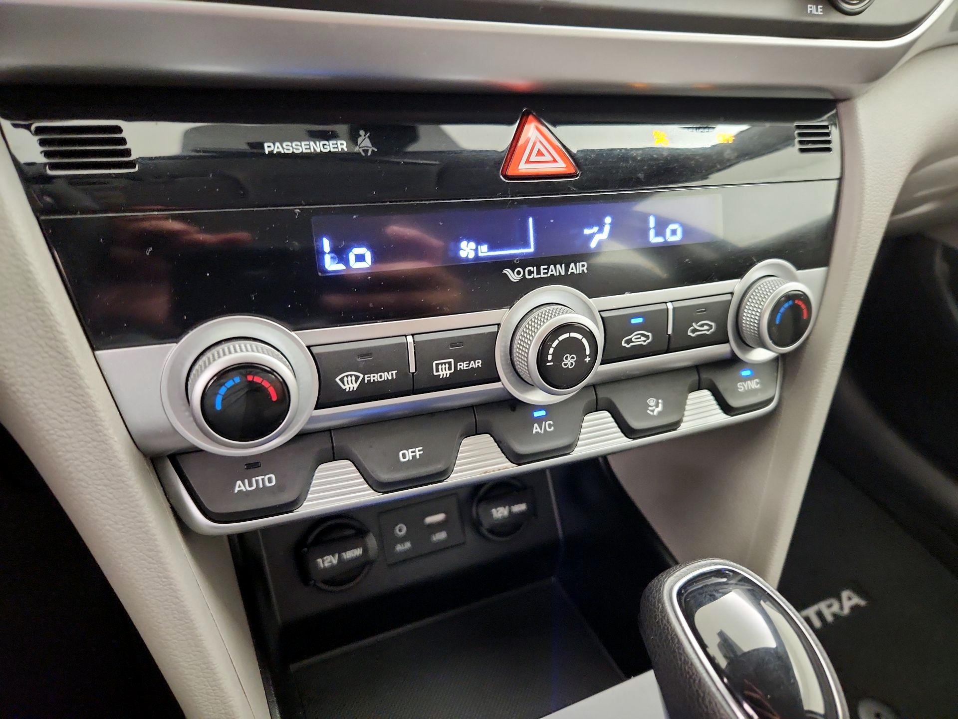 Thumbnail: 2020 Hyundai Elantra - 16