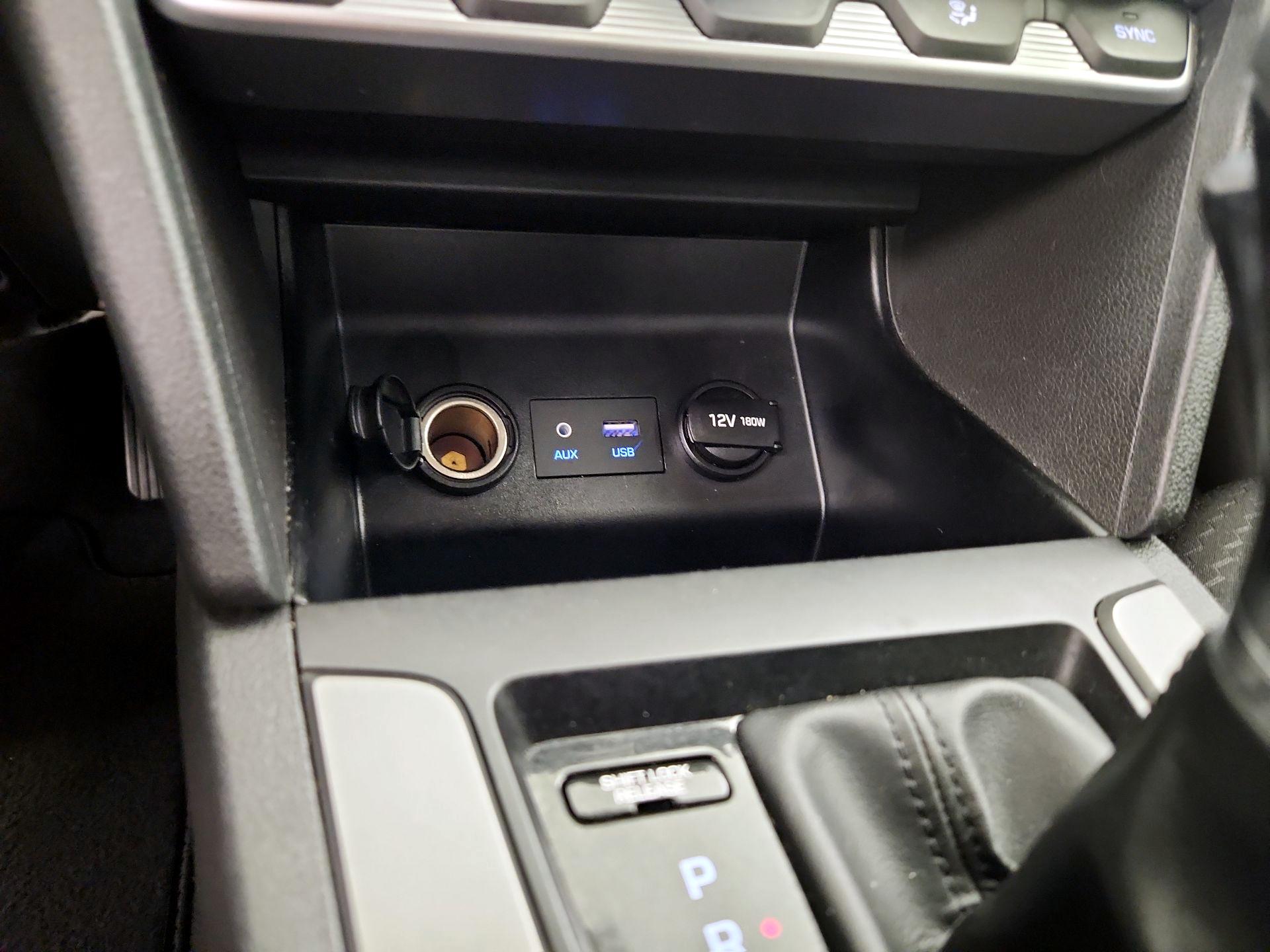 Thumbnail: 2020 Hyundai Elantra - 18