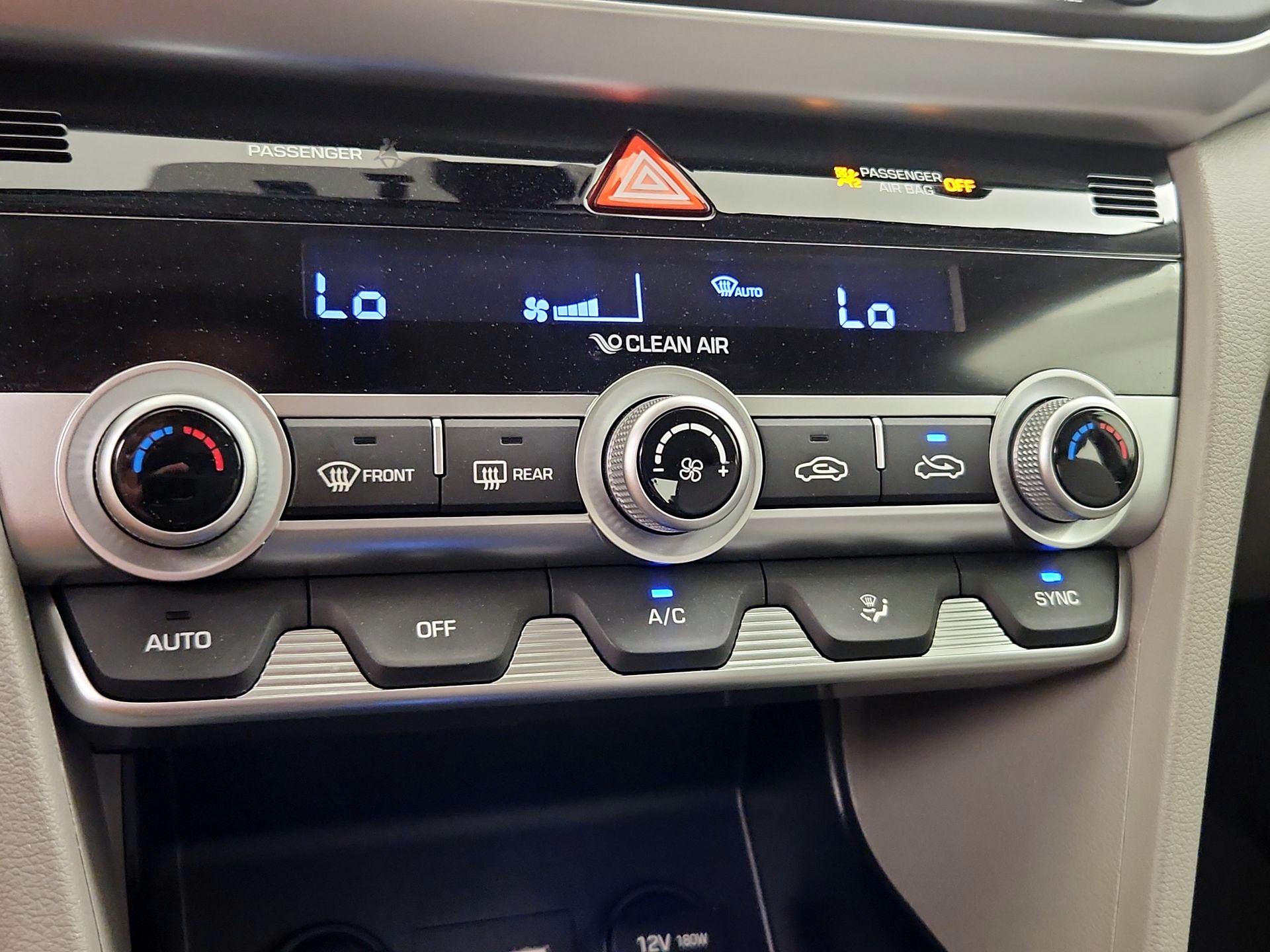 Thumbnail: 2020 Hyundai Elantra - 16