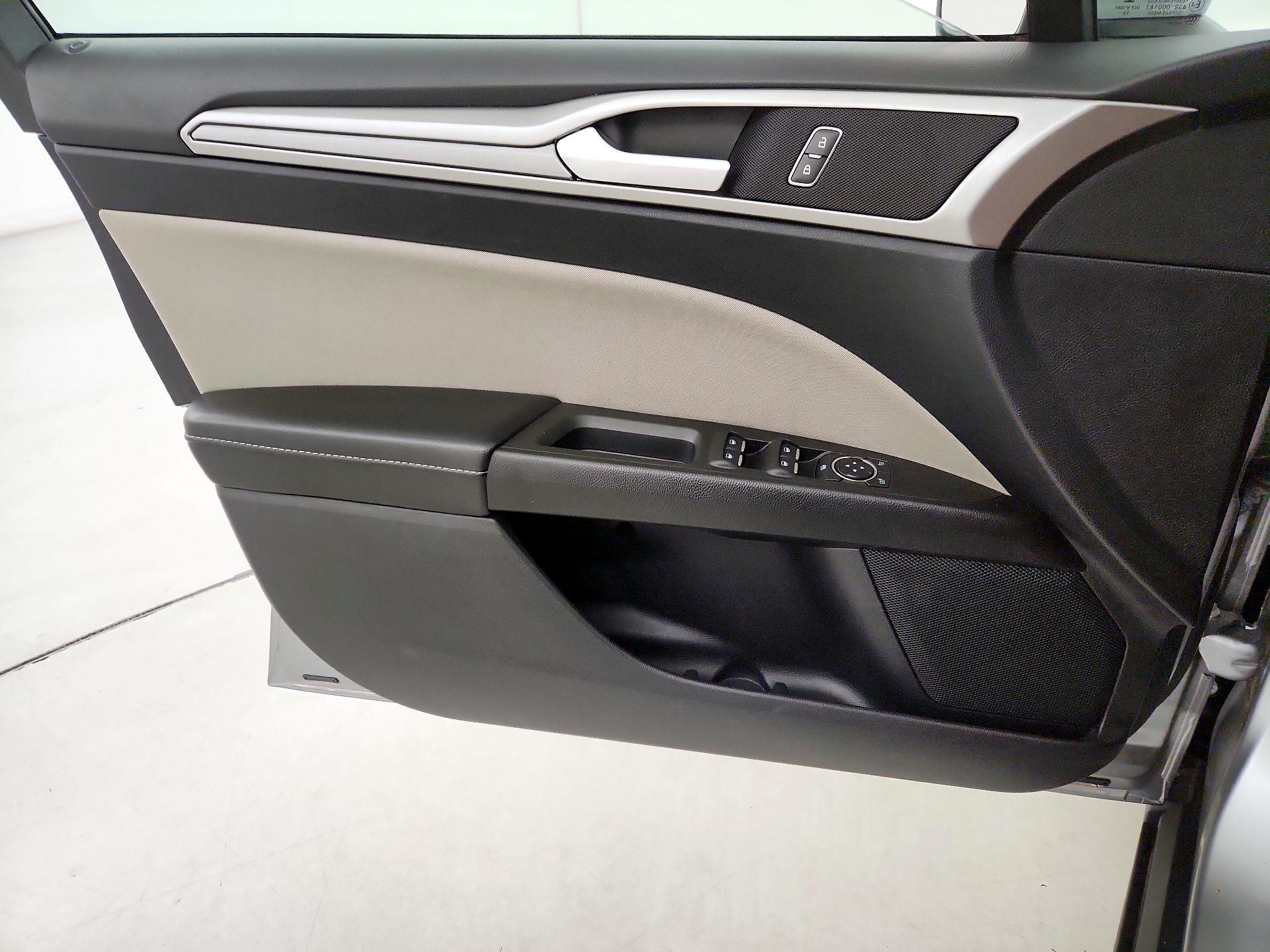Thumbnail: 2020 Ford Fusion - 12
