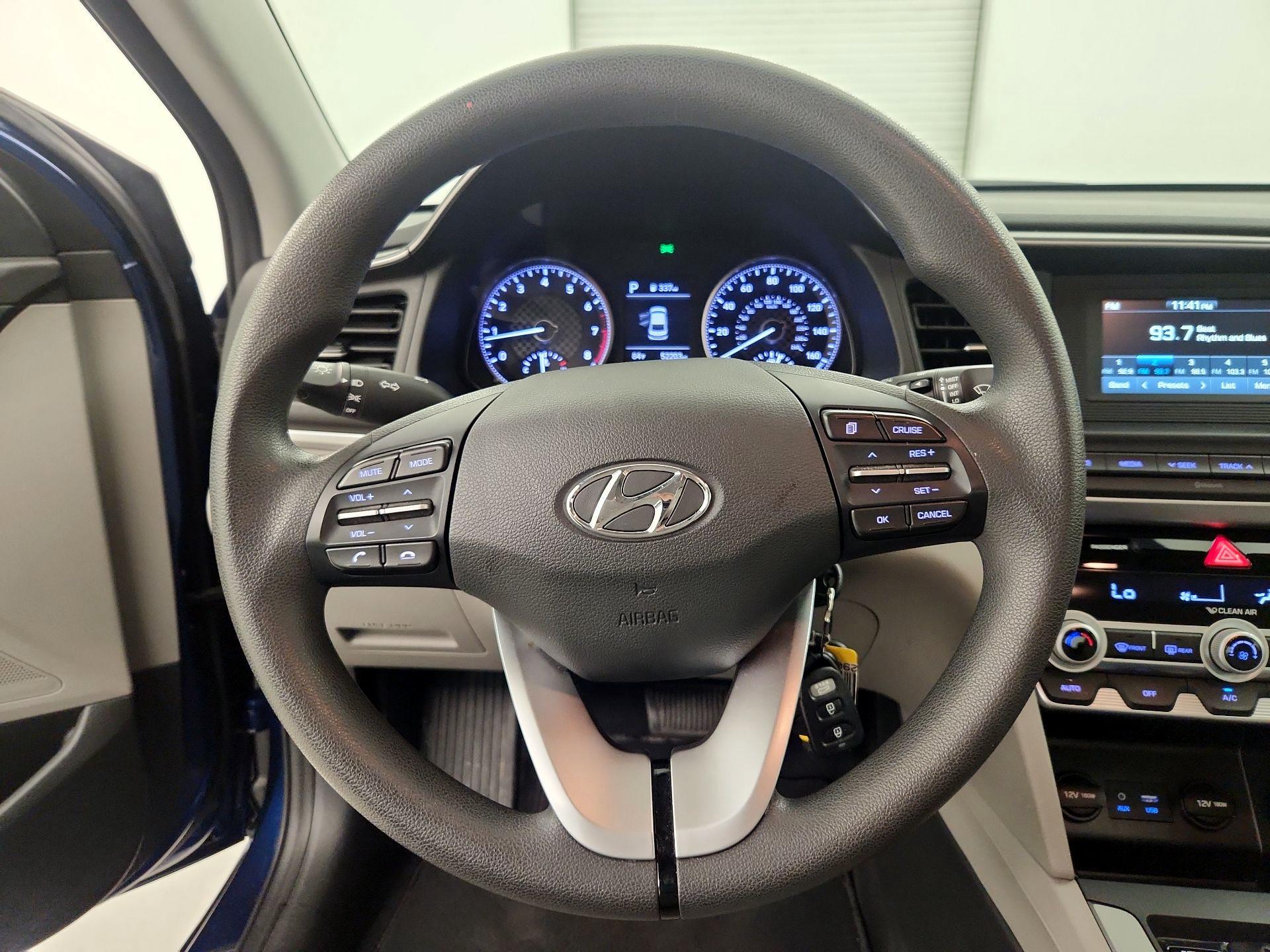 Thumbnail: 2020 Hyundai Elantra - 10