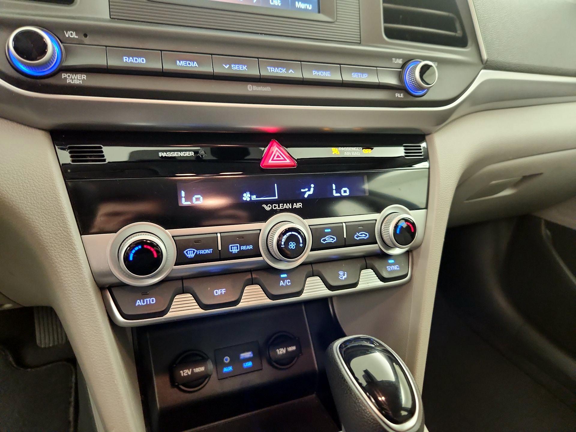 Thumbnail: 2020 Hyundai Elantra - 16