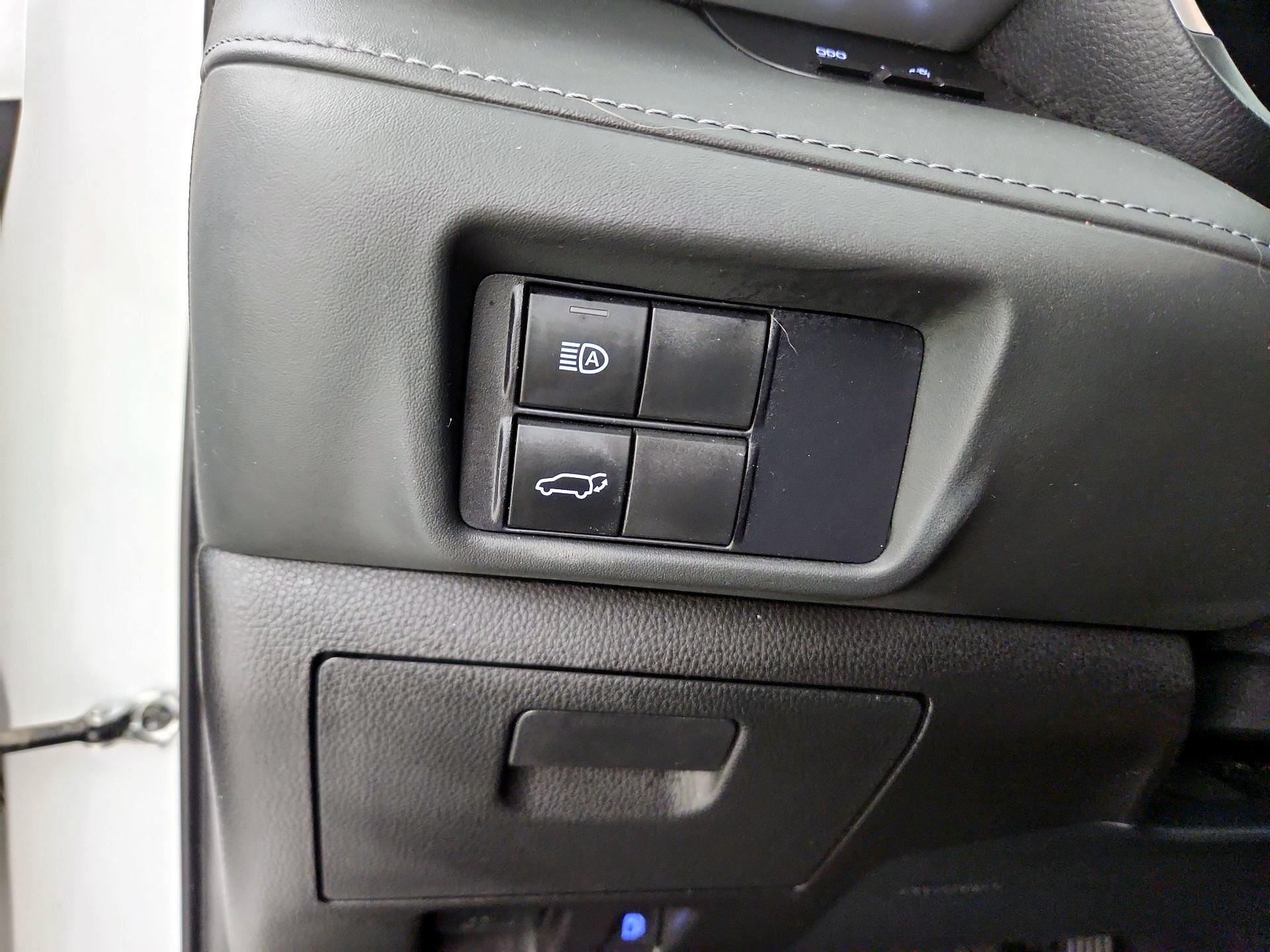 Thumbnail: 2021 Toyota Highlander - 13