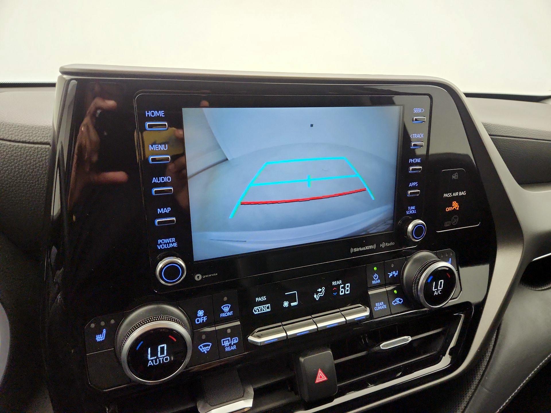 Thumbnail: 2021 Toyota Highlander - 14