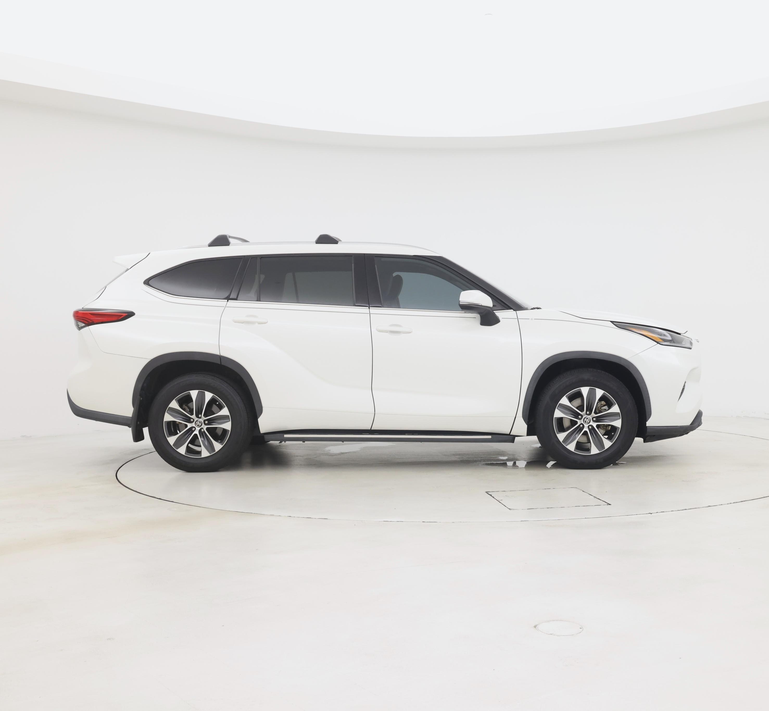 Thumbnail: 2021 Toyota Highlander - 7