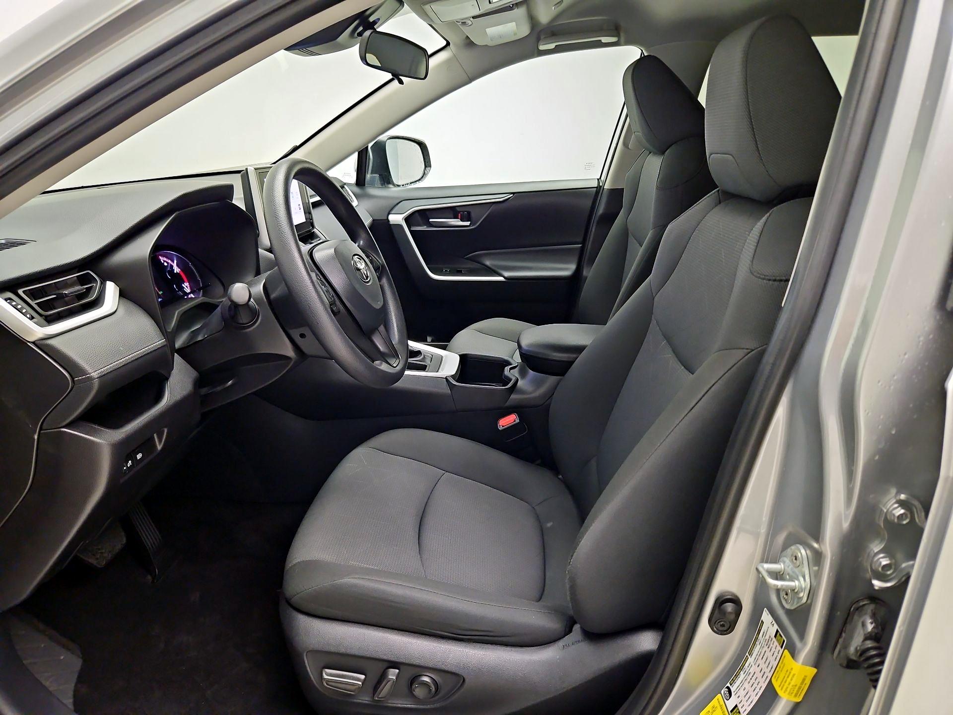 Thumbnail: 2025 Toyota RAV4 - 11