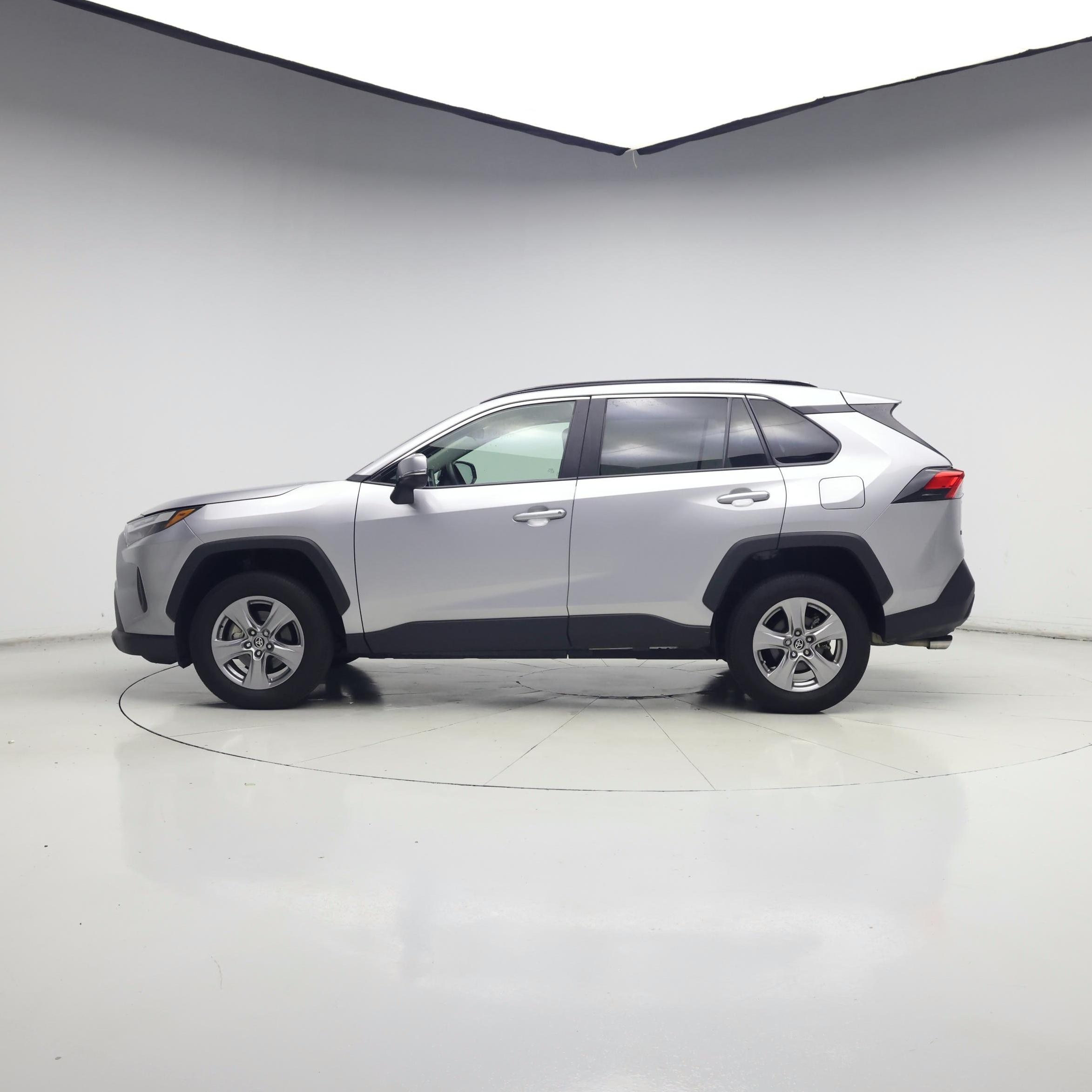 Thumbnail: 2025 Toyota RAV4 - 3
