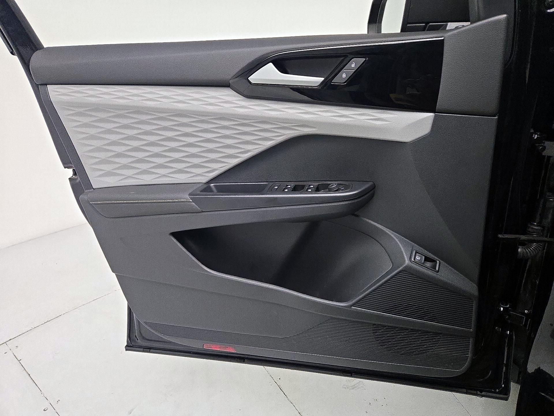 Thumbnail: 2024 Volkswagen Taos - 12