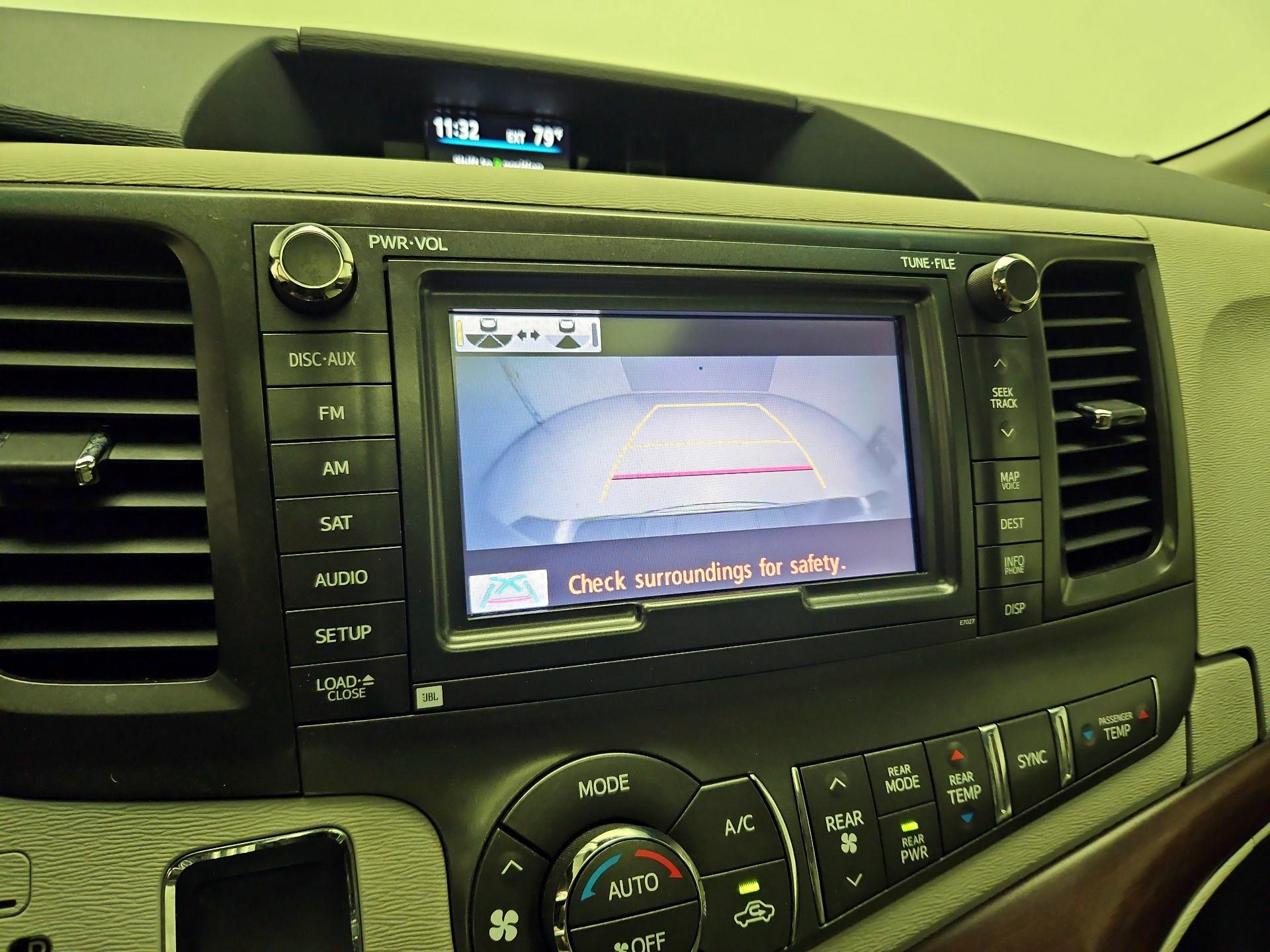 Thumbnail: 2014 Toyota Sienna - 15