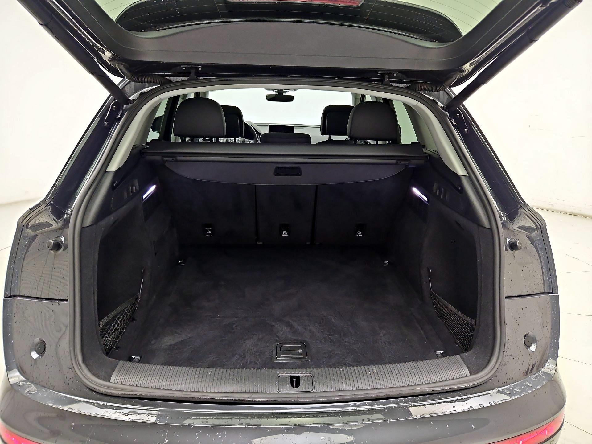 Thumbnail: 2020 Audi Q5 - 18