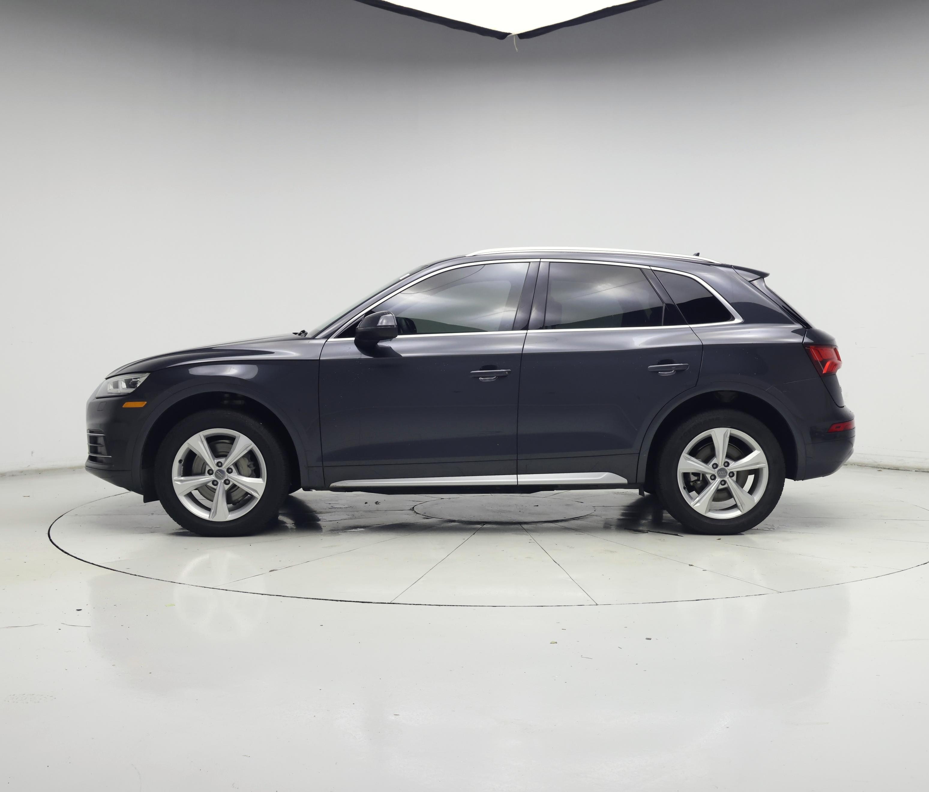 Thumbnail: 2020 Audi Q5 - 3