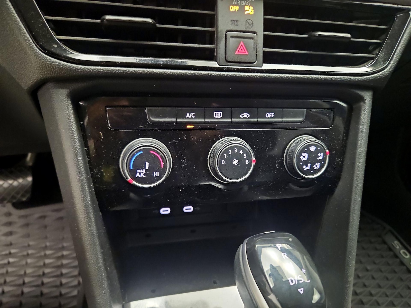 2024 Volkswagen Taos S - Photo 17