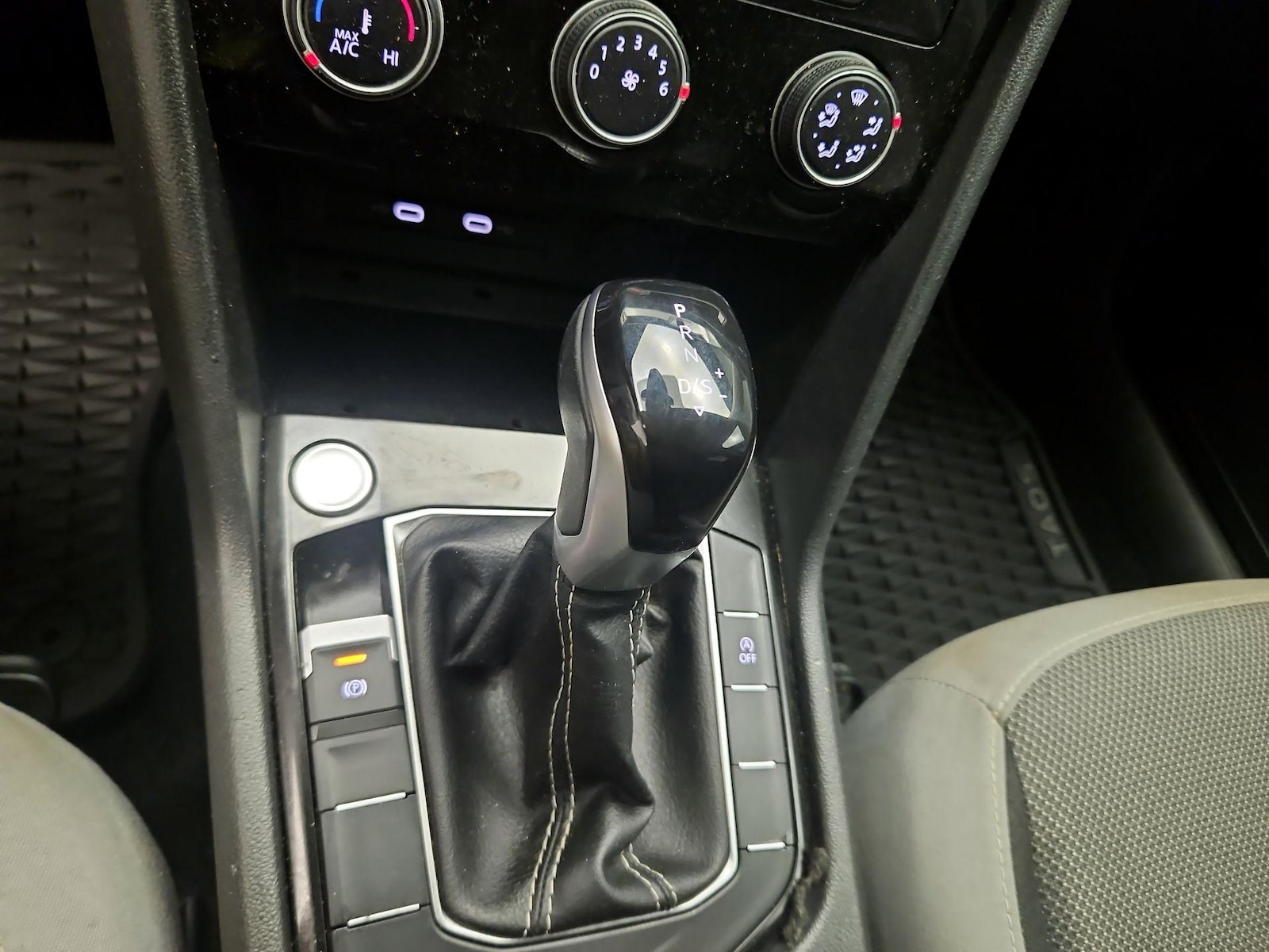 2024 Volkswagen Taos S - Photo 18