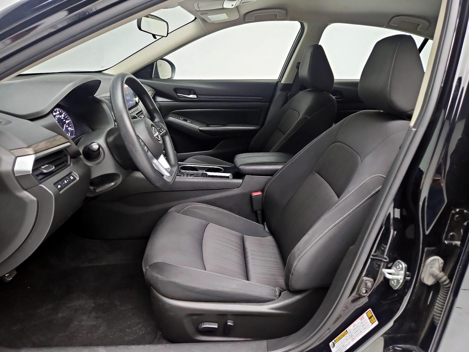 2024 Nissan Altima SV - Photo 12