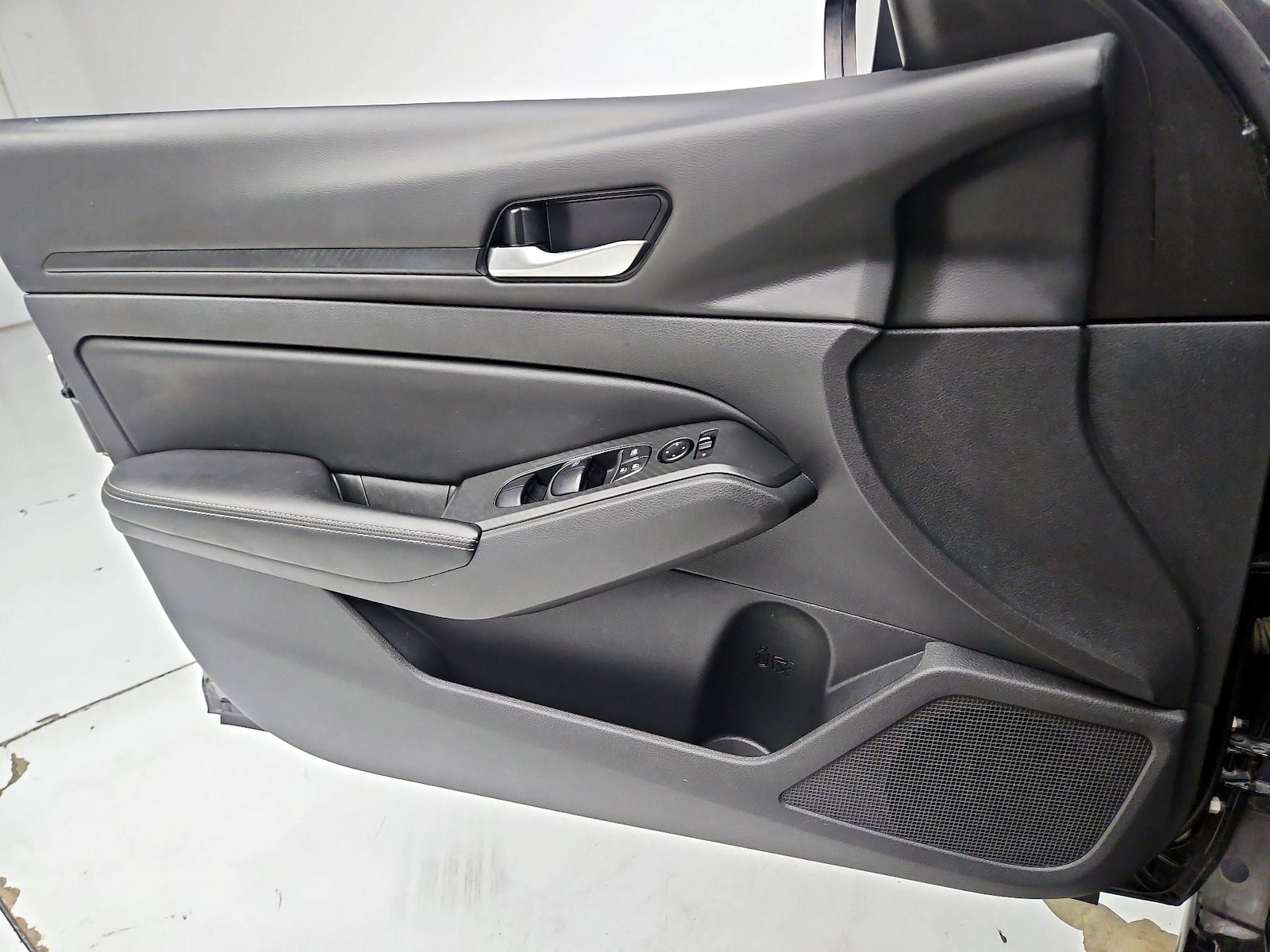 2024 Nissan Altima SV - Photo 13