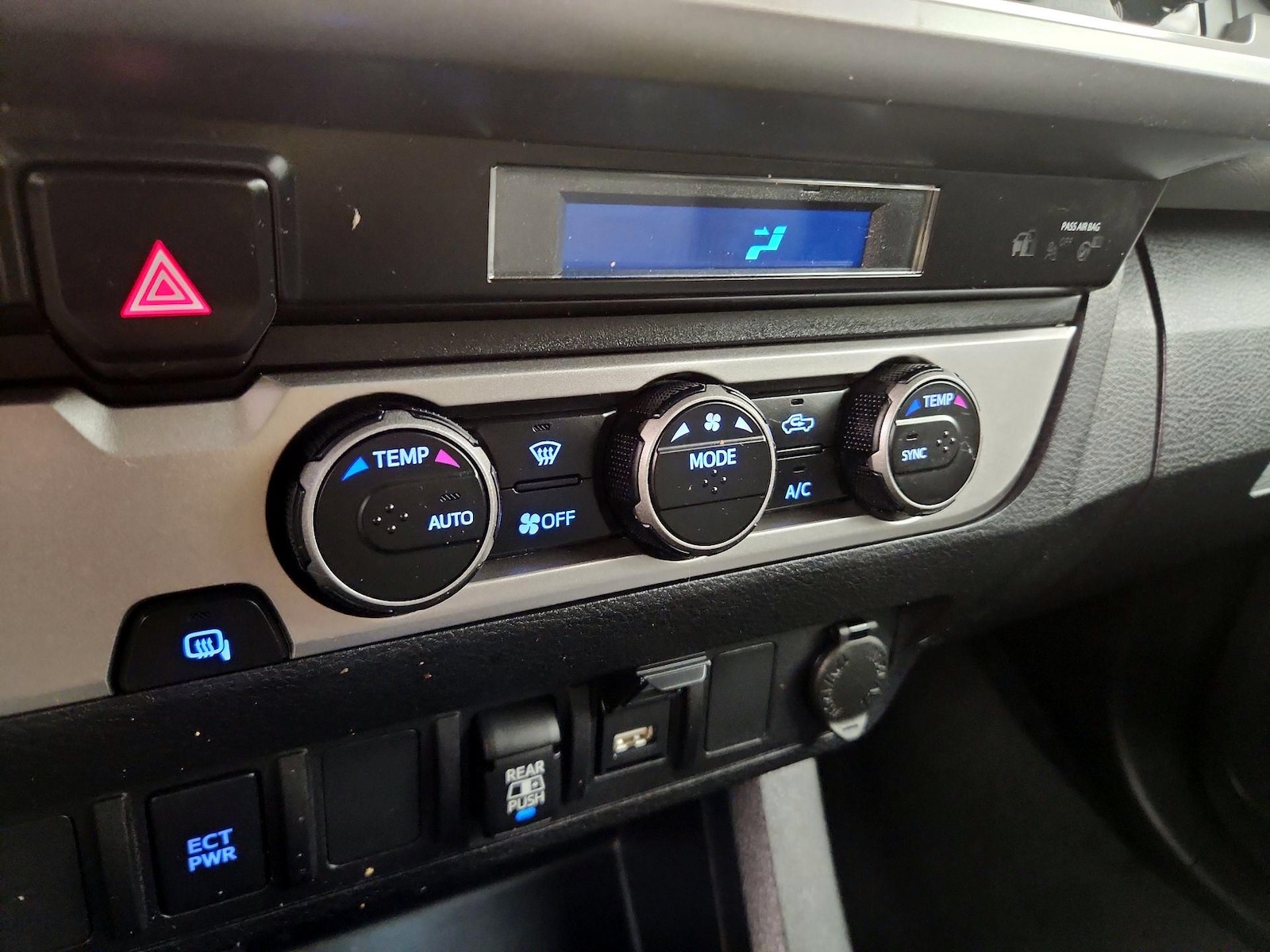 2022 Toyota Tacoma SR5 - Photo 17