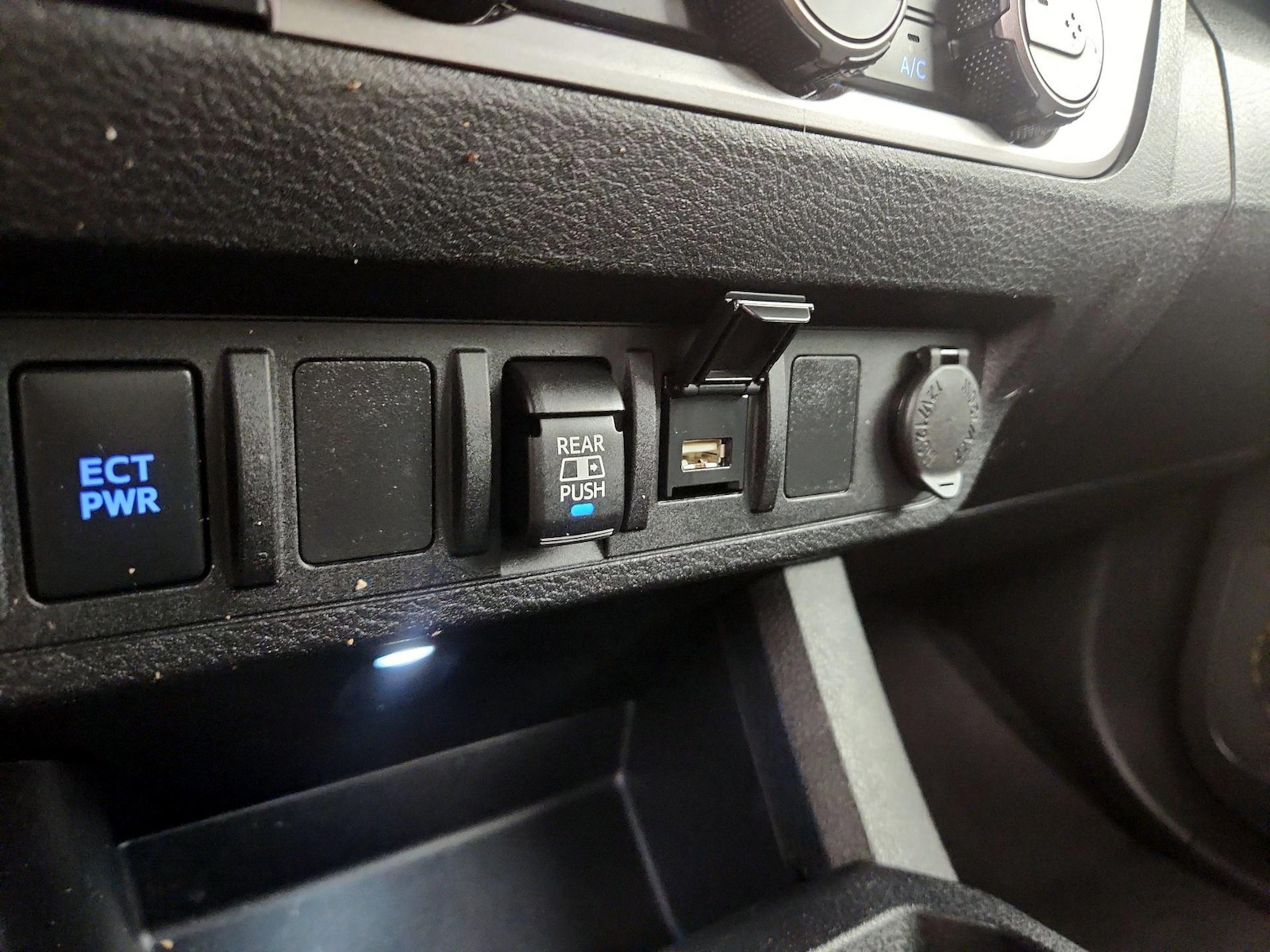 2022 Toyota Tacoma SR5 - Photo 19
