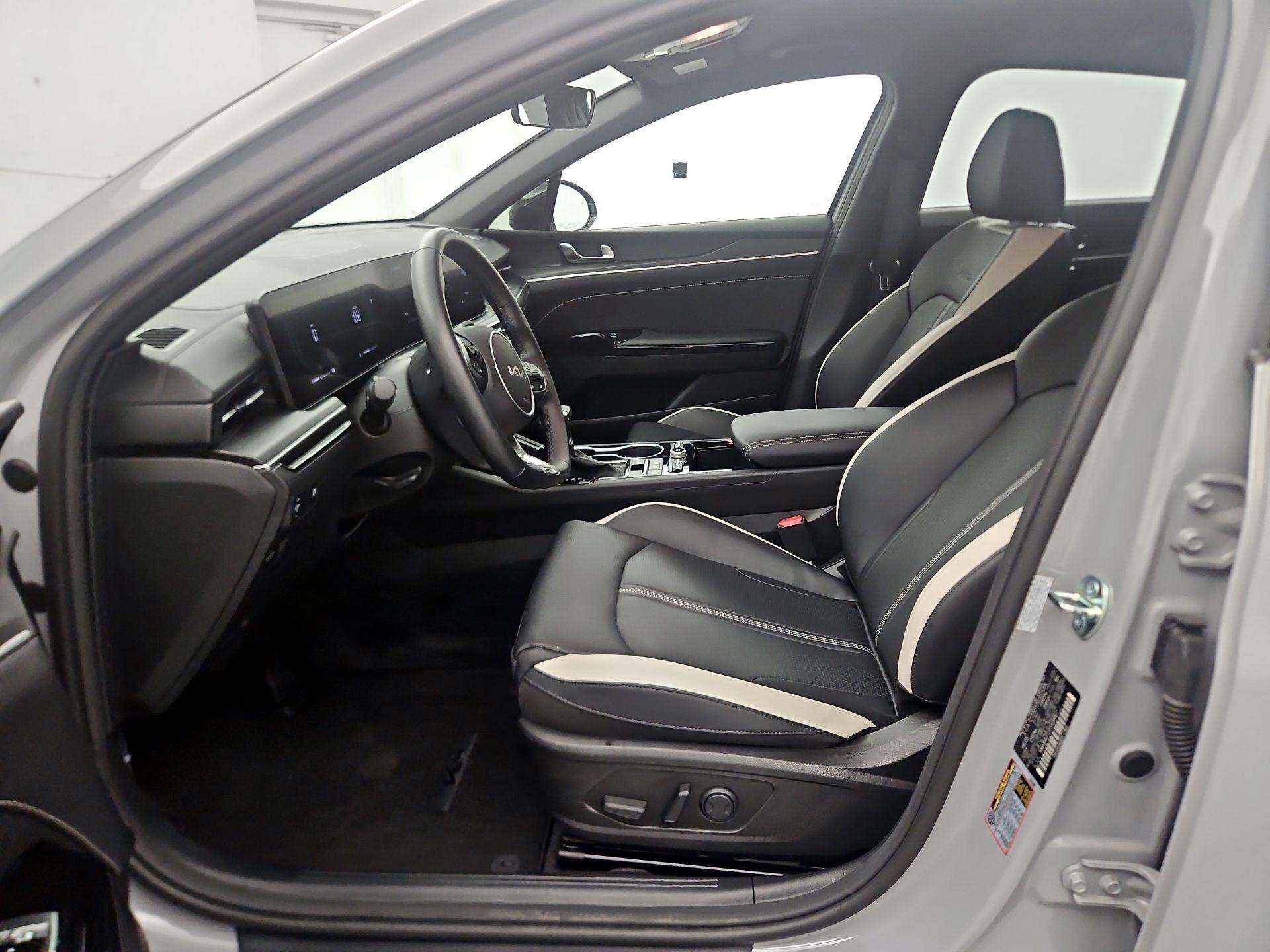 Thumbnail: 2026 Kia K5 - 11