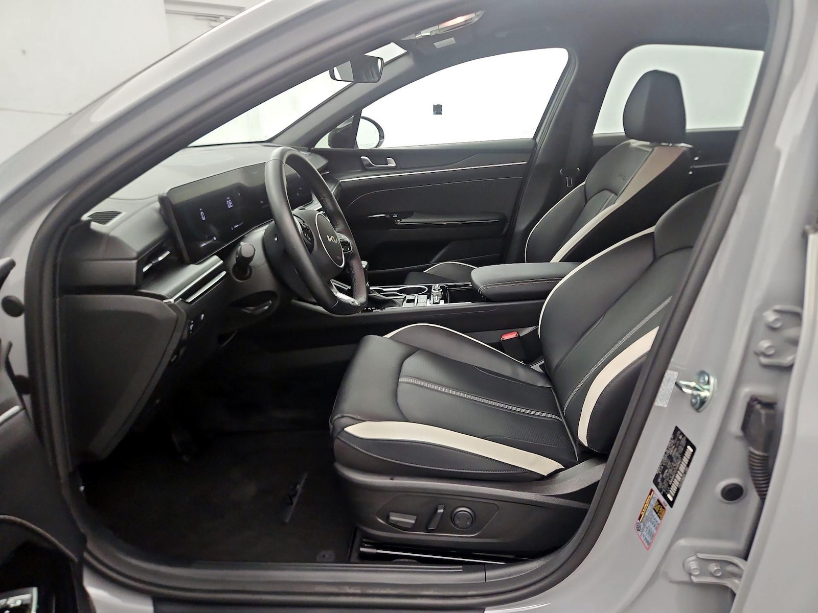 2026 Kia K5 GT-Line - Photo 12